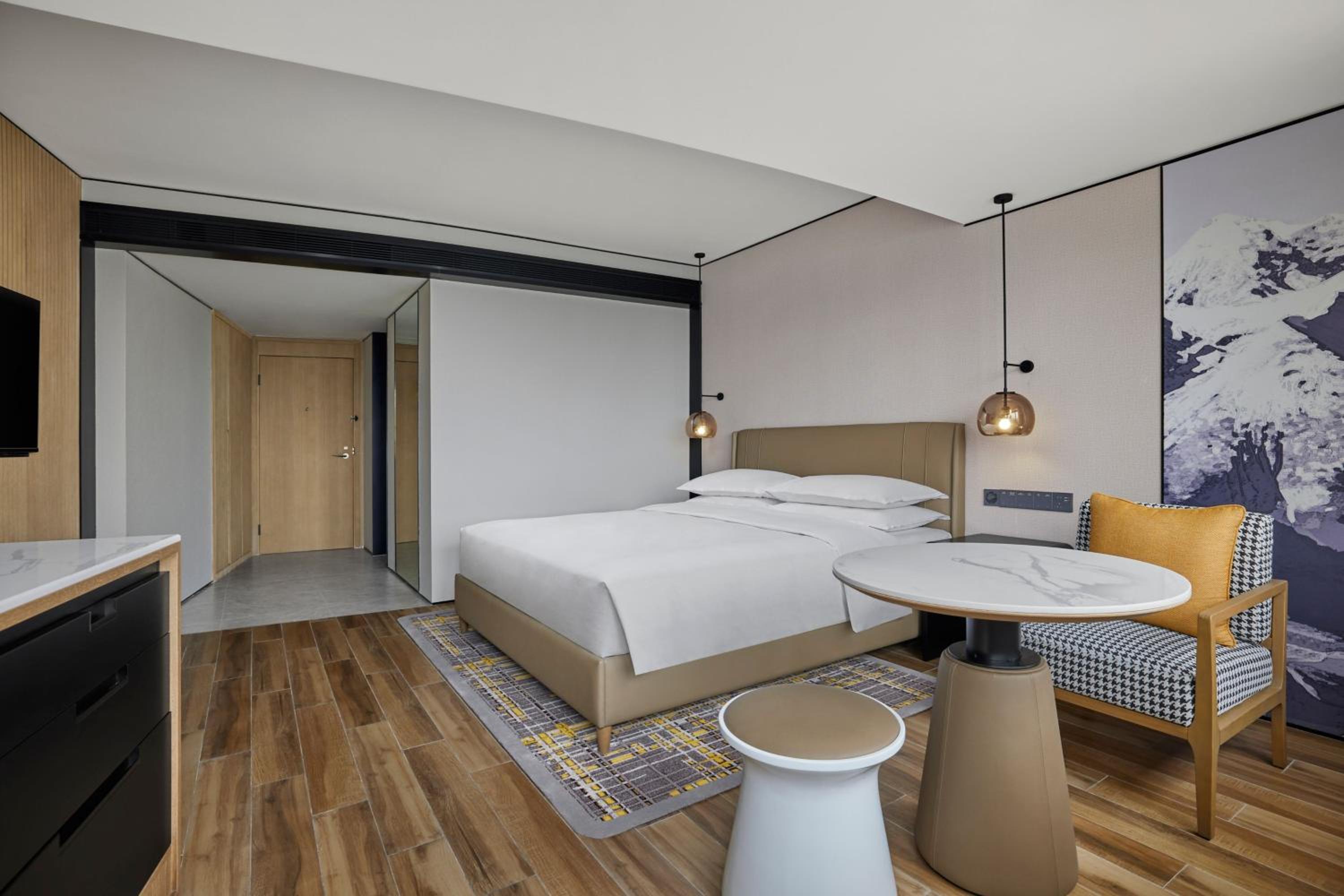Executive King Bed Room - Photo 5