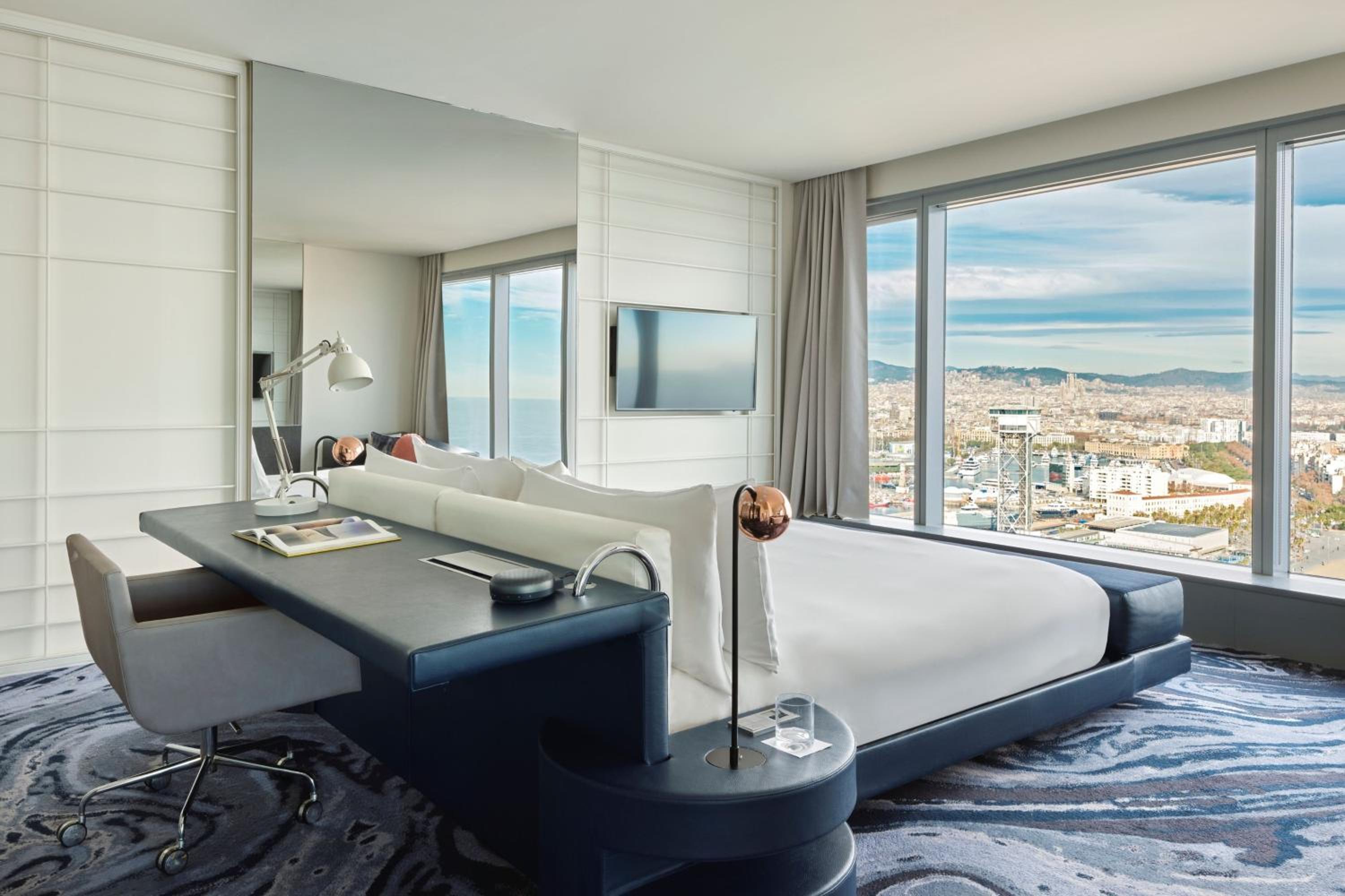 Marvelous, Suite, 1 King, Seafront, Balcony