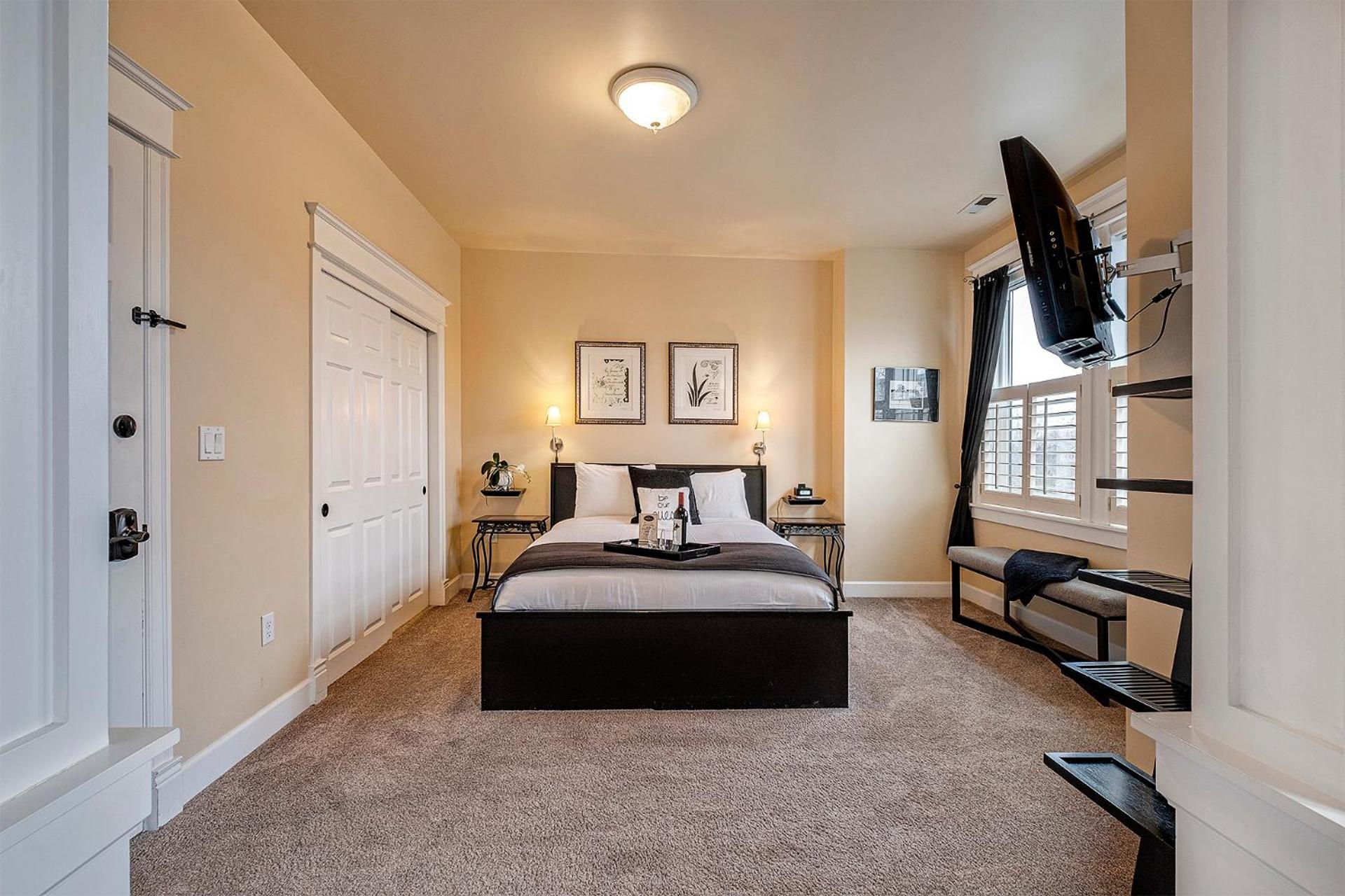 Queen Room photo 3