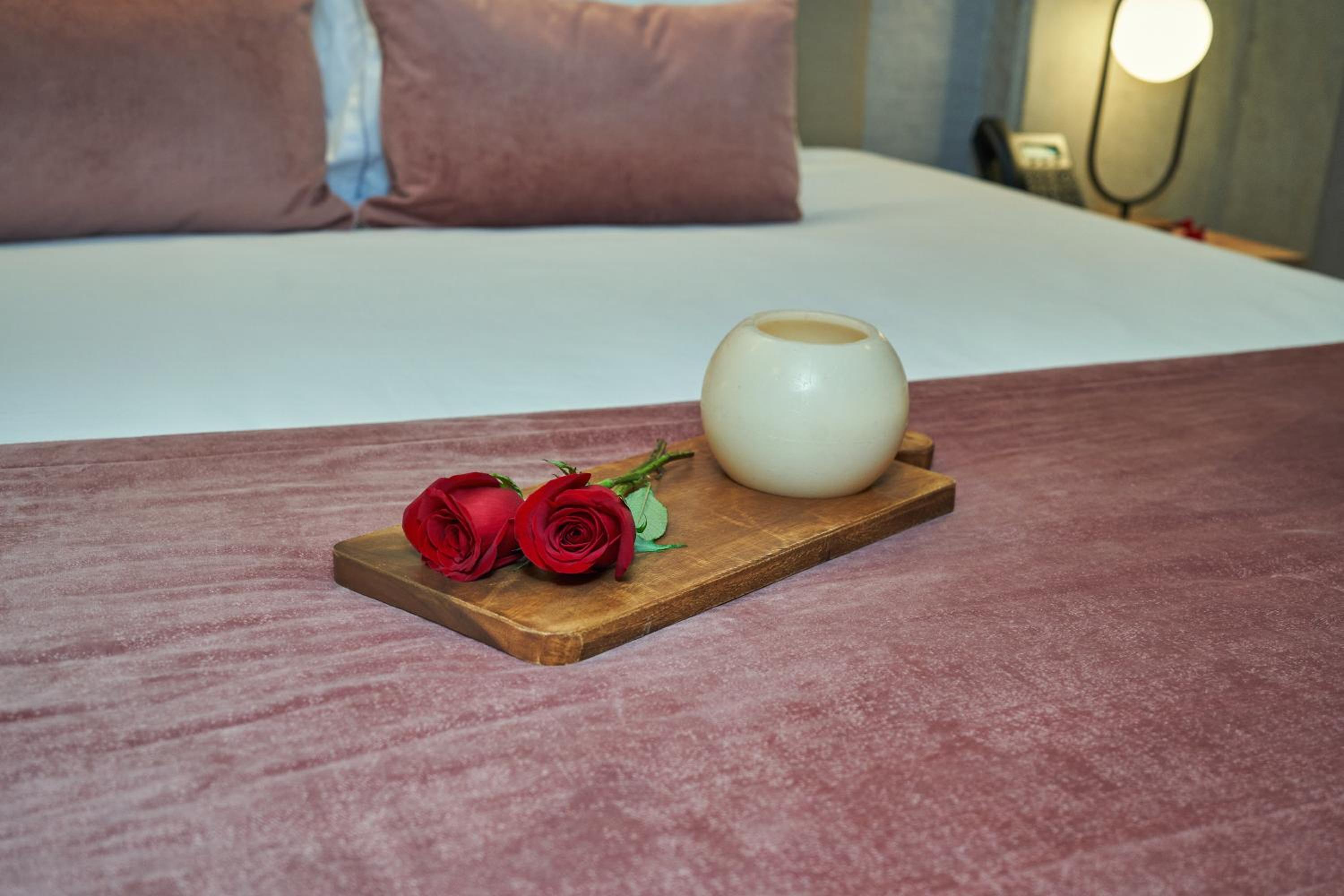 Suite with Hot Tub - Photo 15