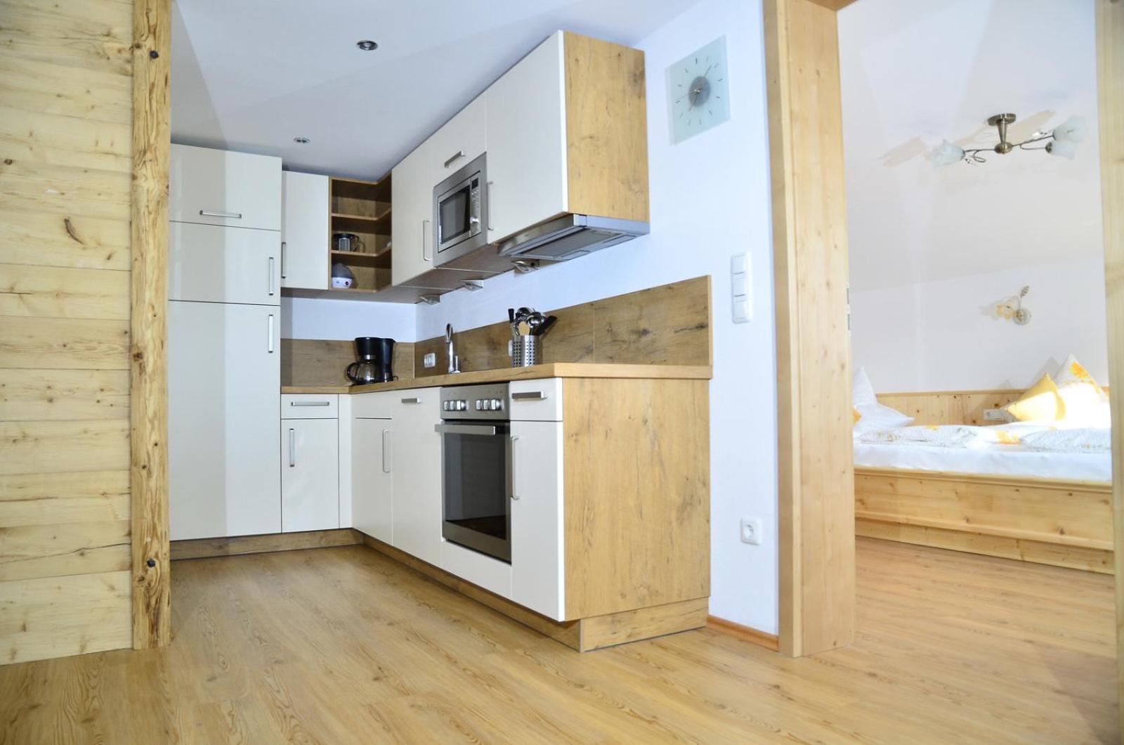 Two-Bedroom Apartment with Balcony photo 2