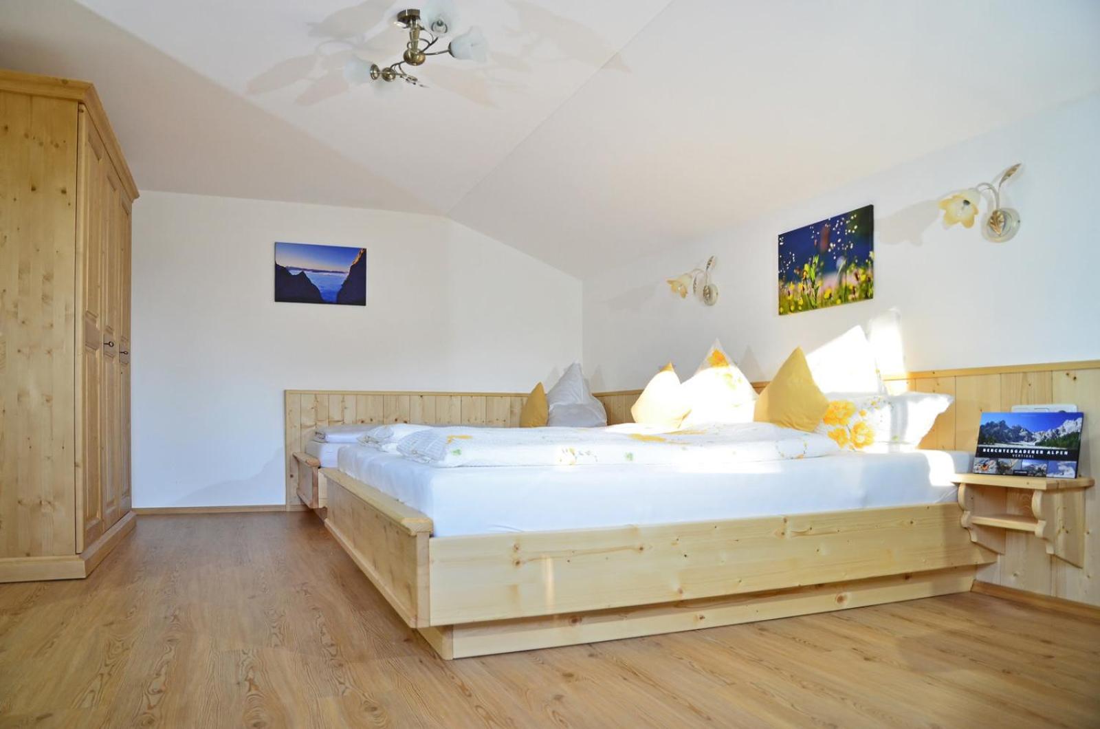 Two-Bedroom Apartment with Balcony photo 3