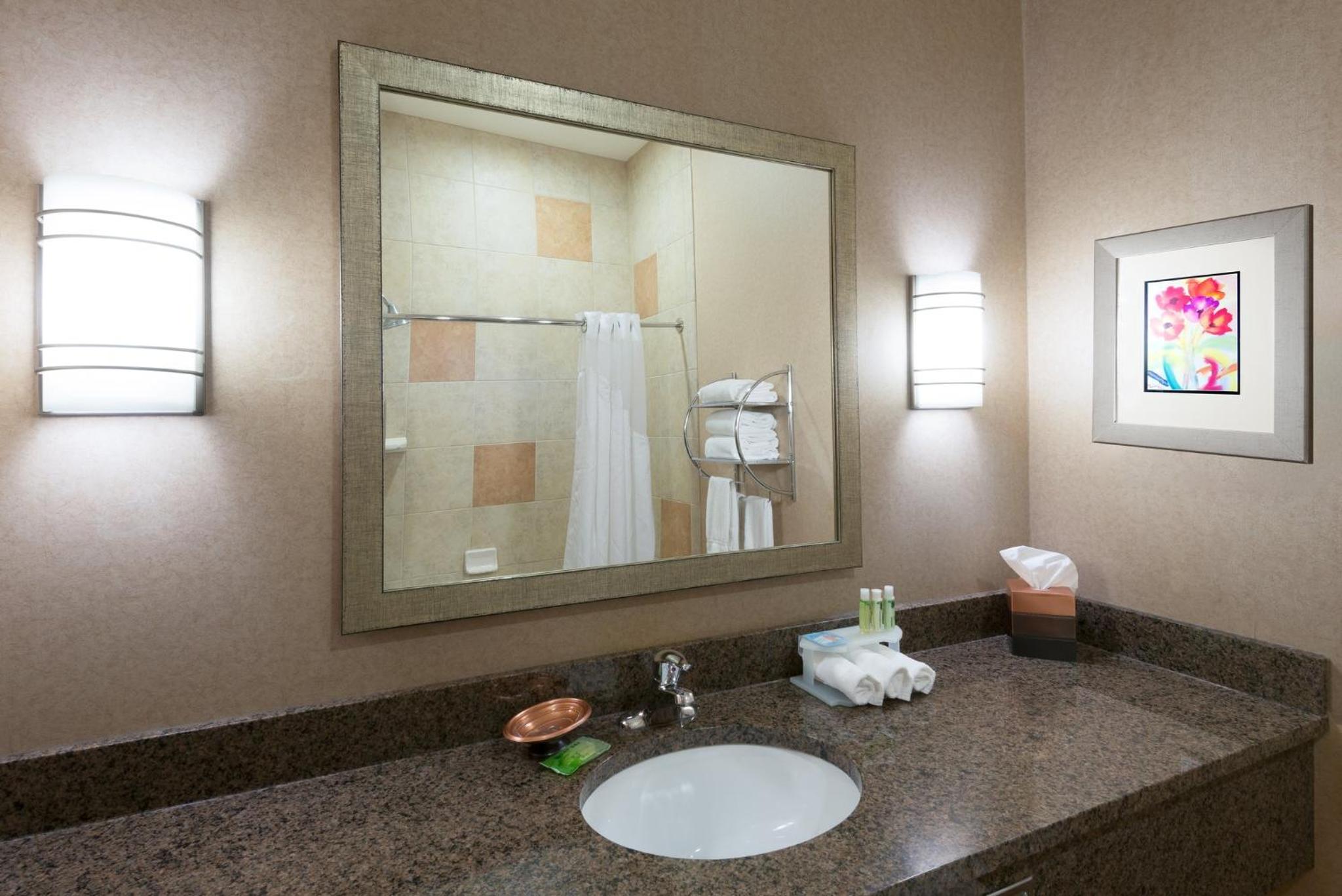 King Suite - Photo 2