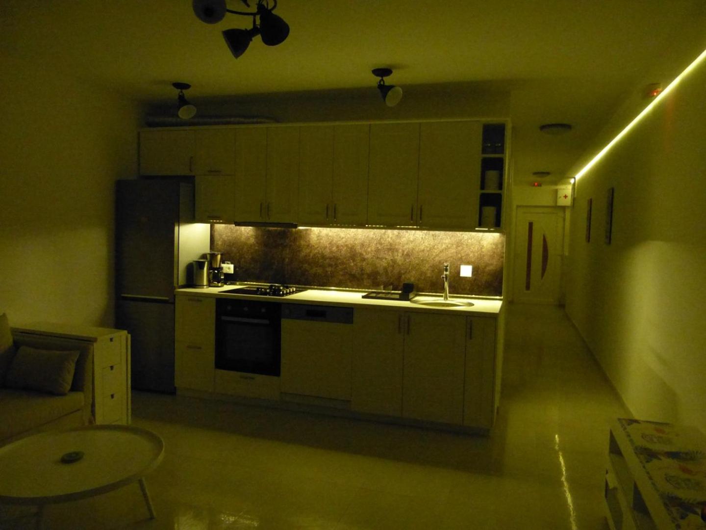 Apartment photo 2