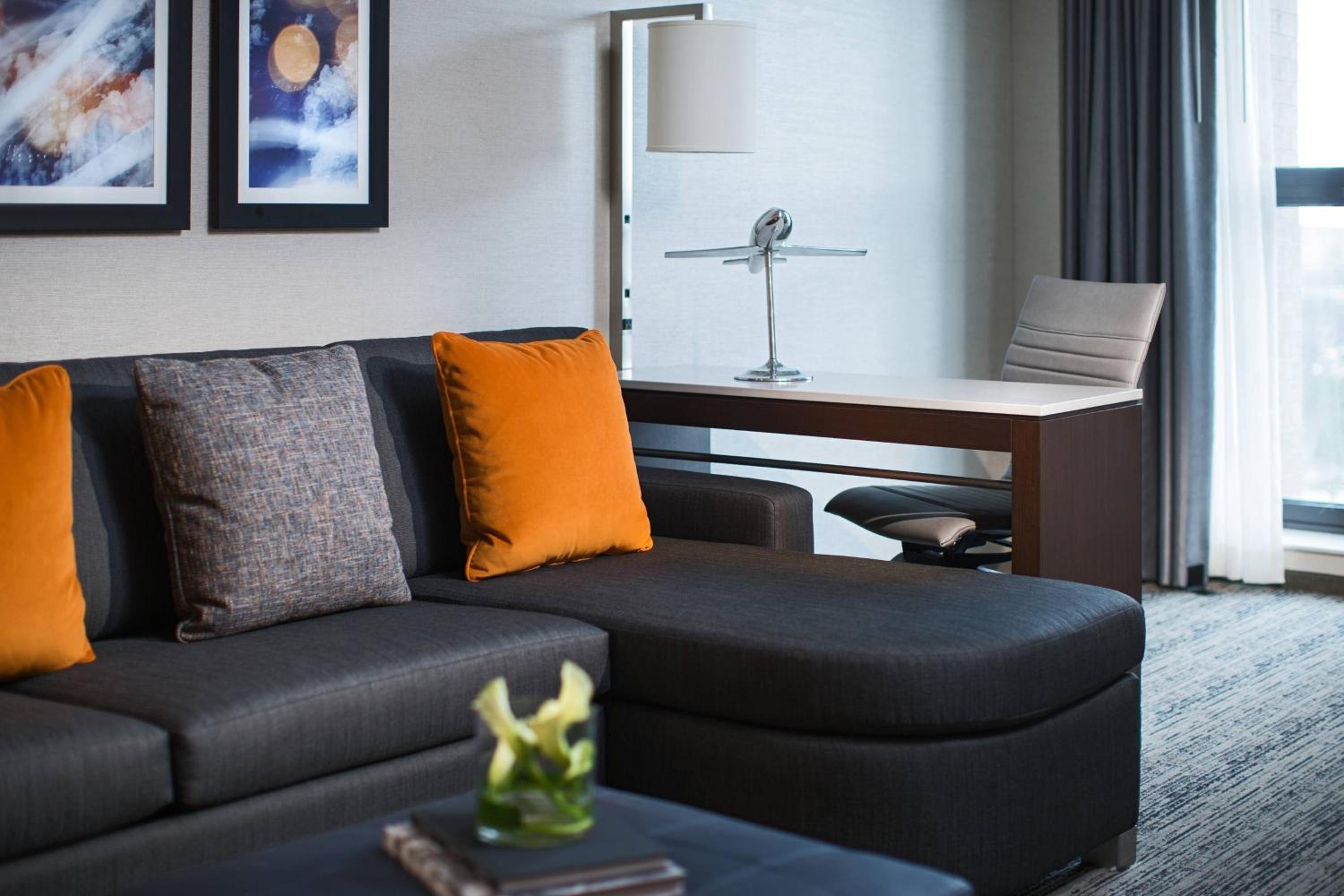 One-Bedroom Suite - Photo 10