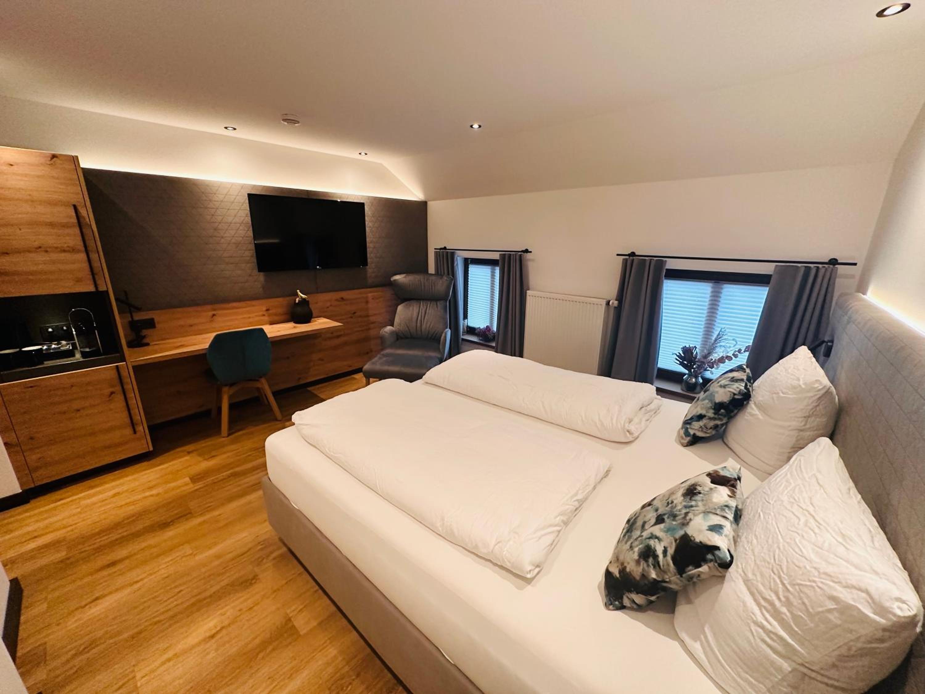 Deluxe Double Room photo 2