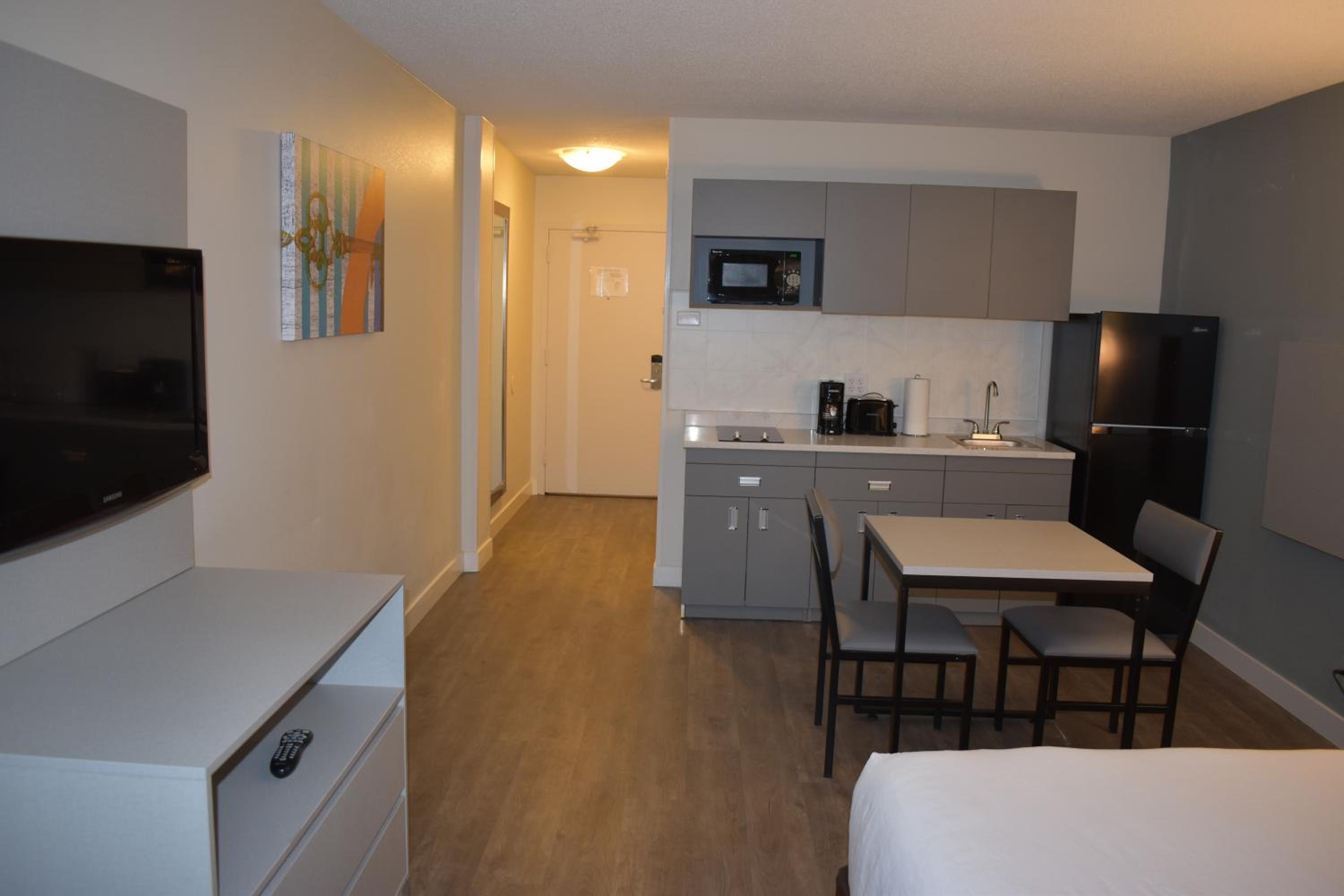 Double Efficiency Suite - Non-Smoking - Photo 6