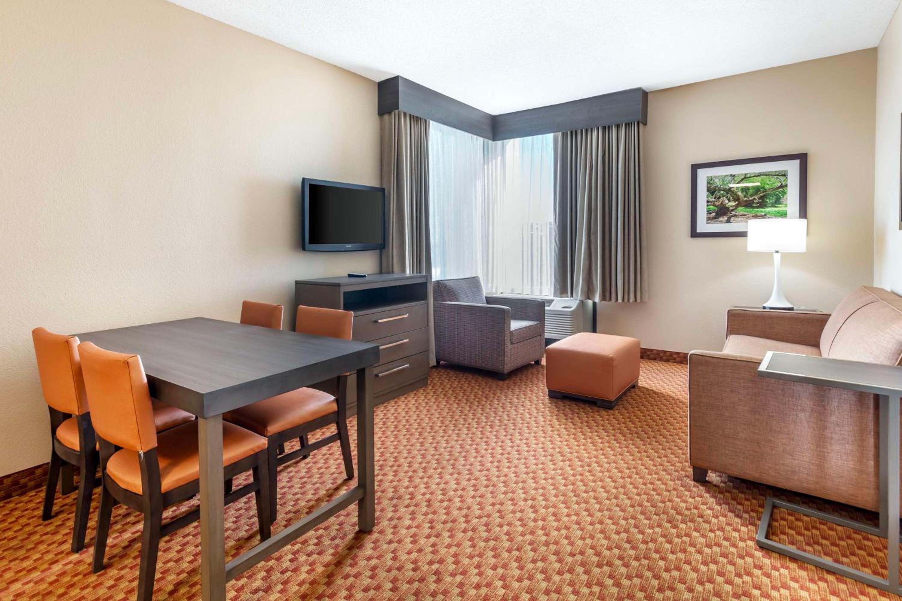 King Suite with Hot Tub - Non-Smoking