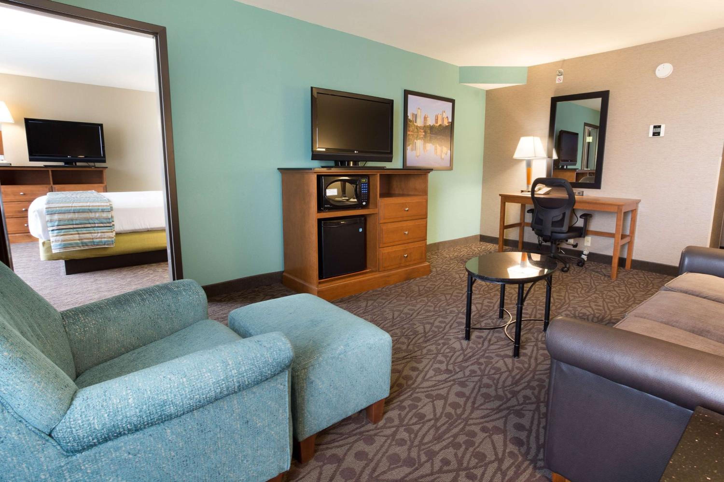 King Suite with Sofa Bed photo 2