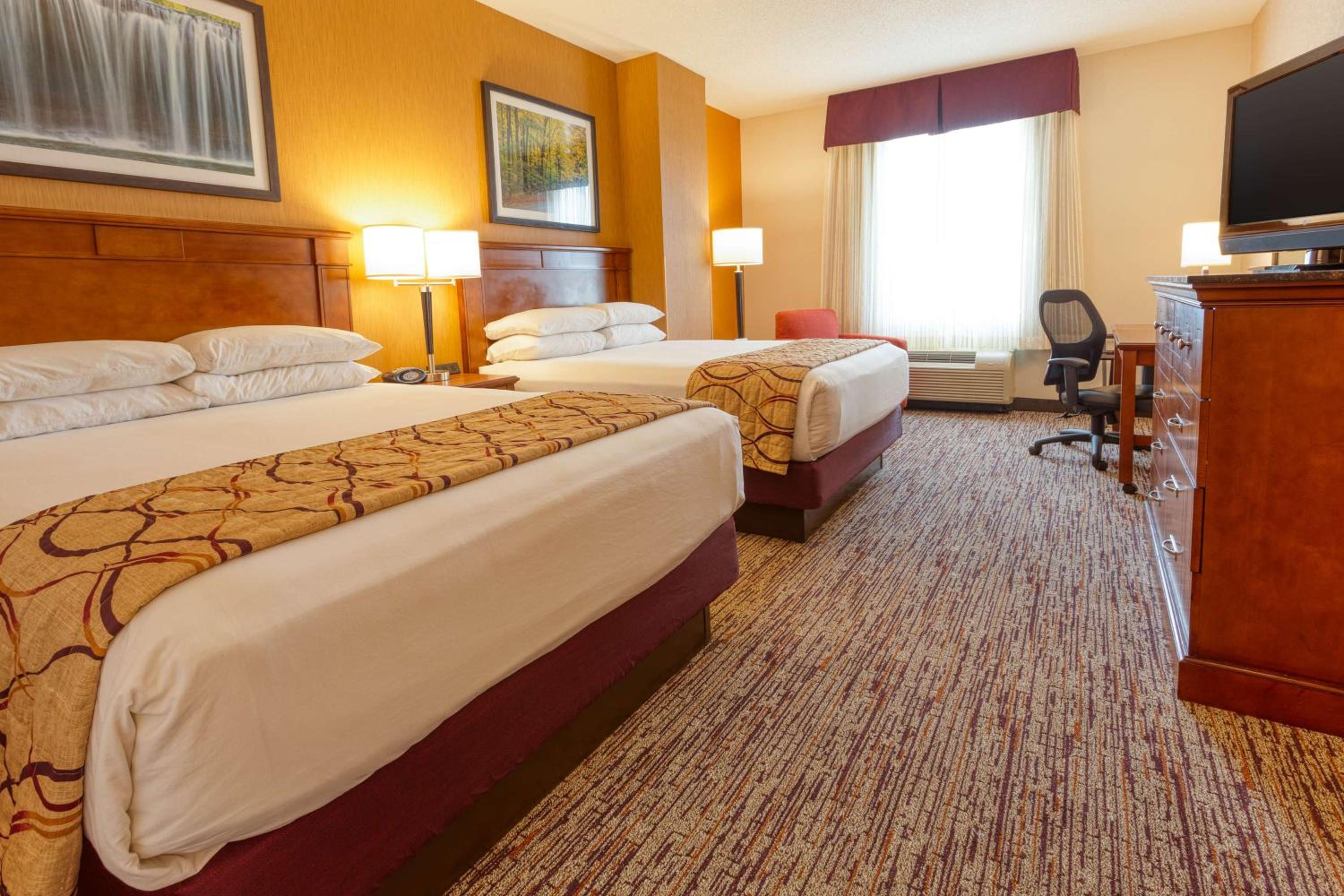 Deluxe Queen Room with Two Queen Beds