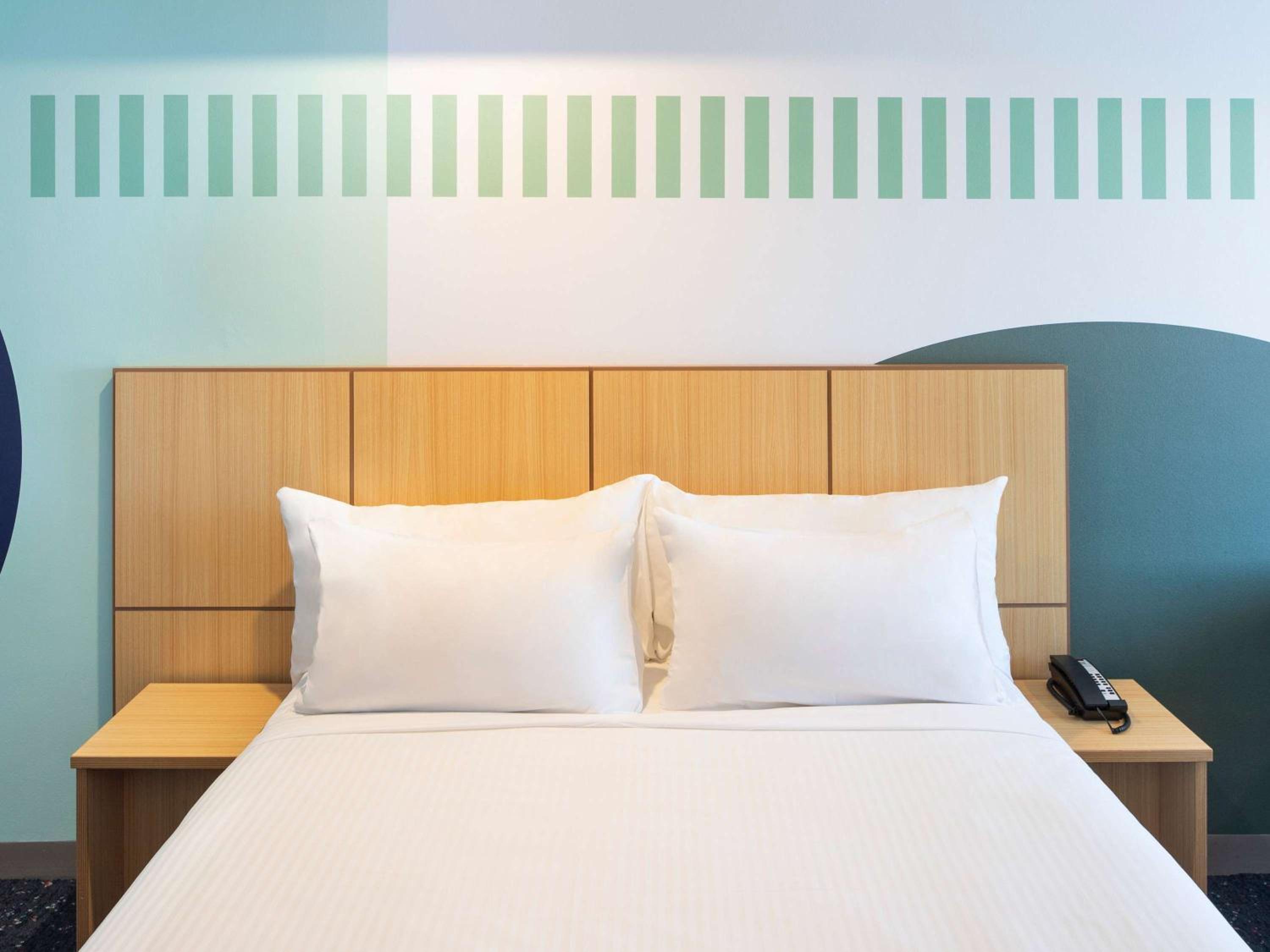 Superior Accessible Queen Room - Photo 1