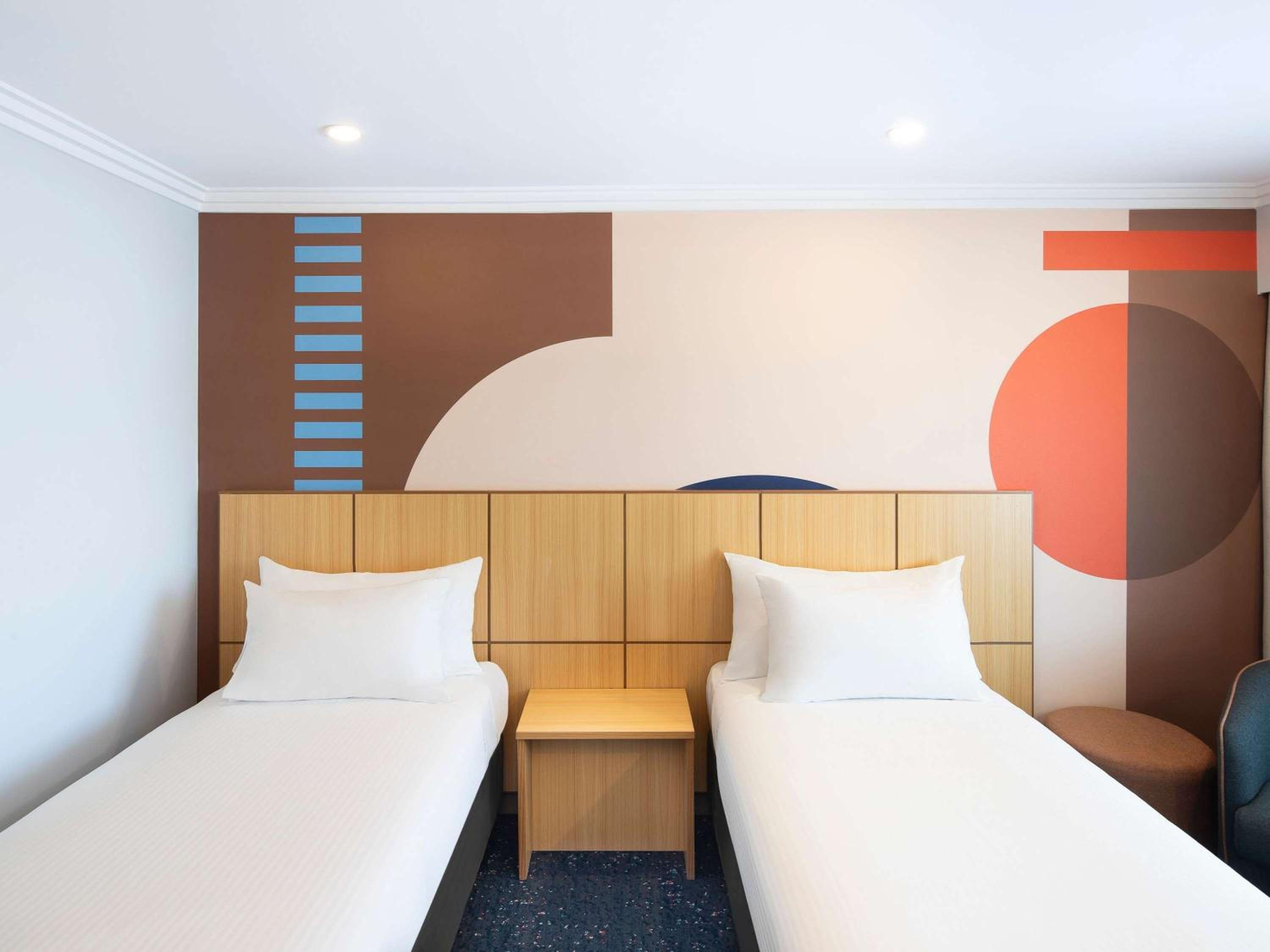 Standard Twin Room - Photo 6