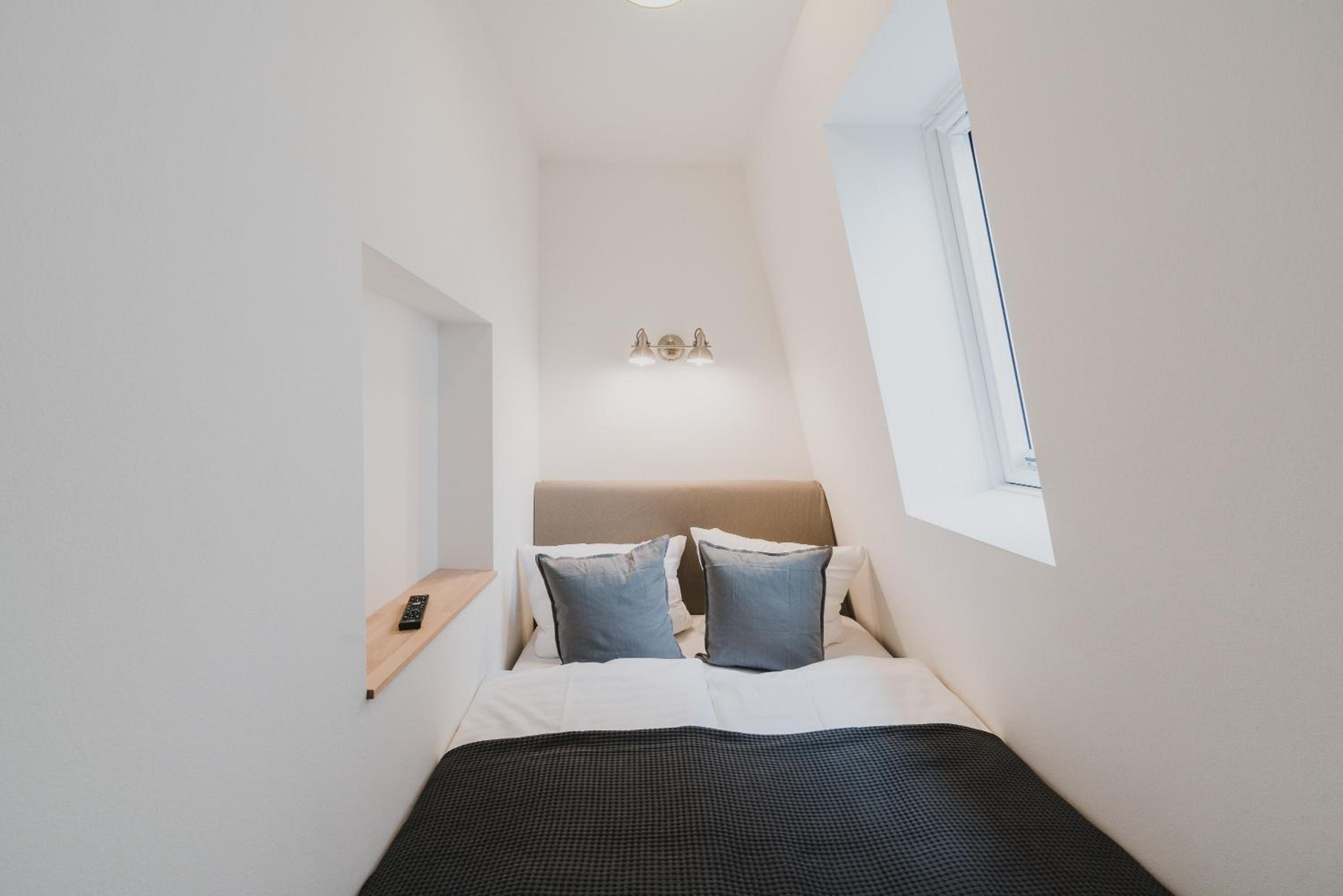 Apartment with Terrace - Photo 11