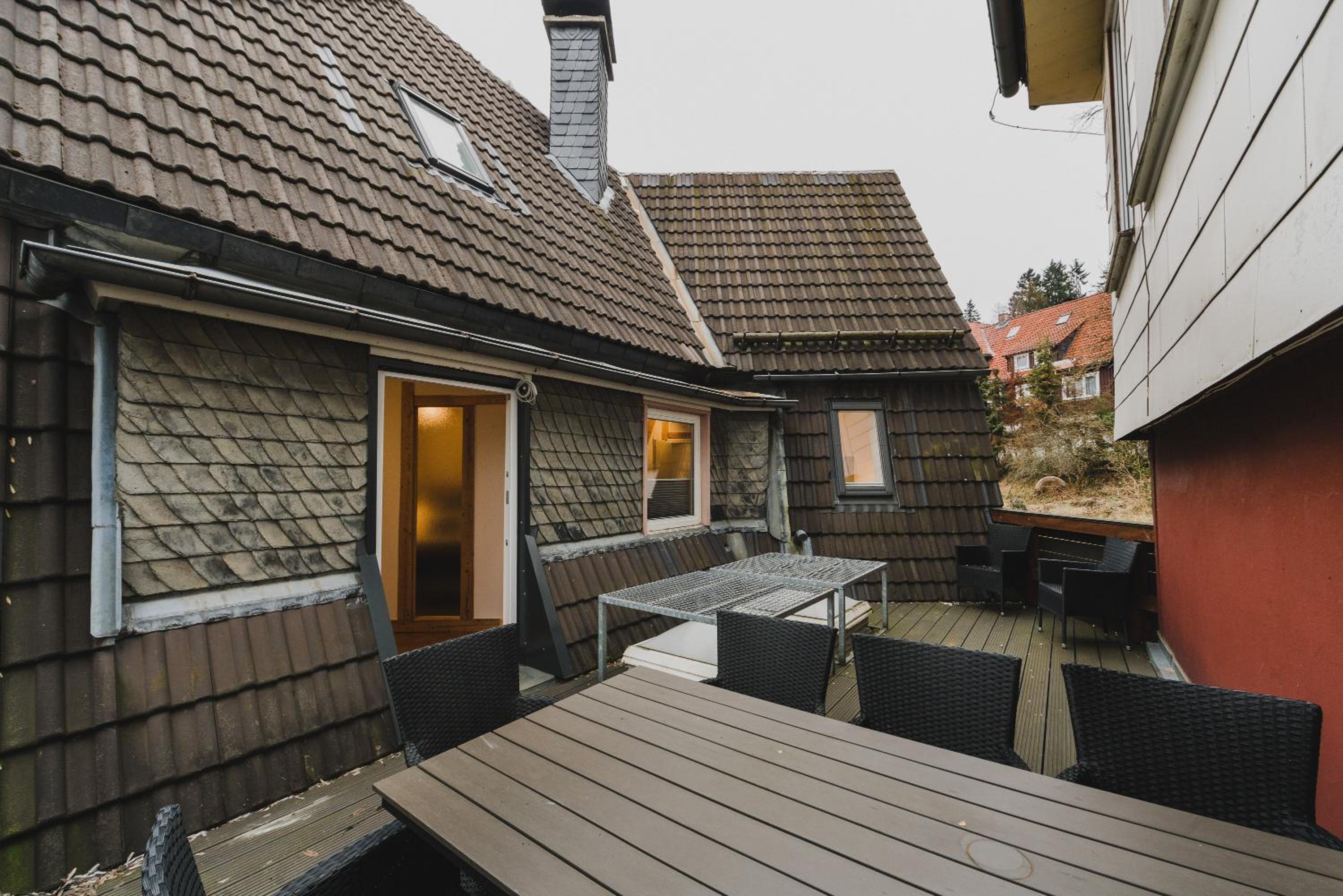 Apartment with Terrace - Photo 15