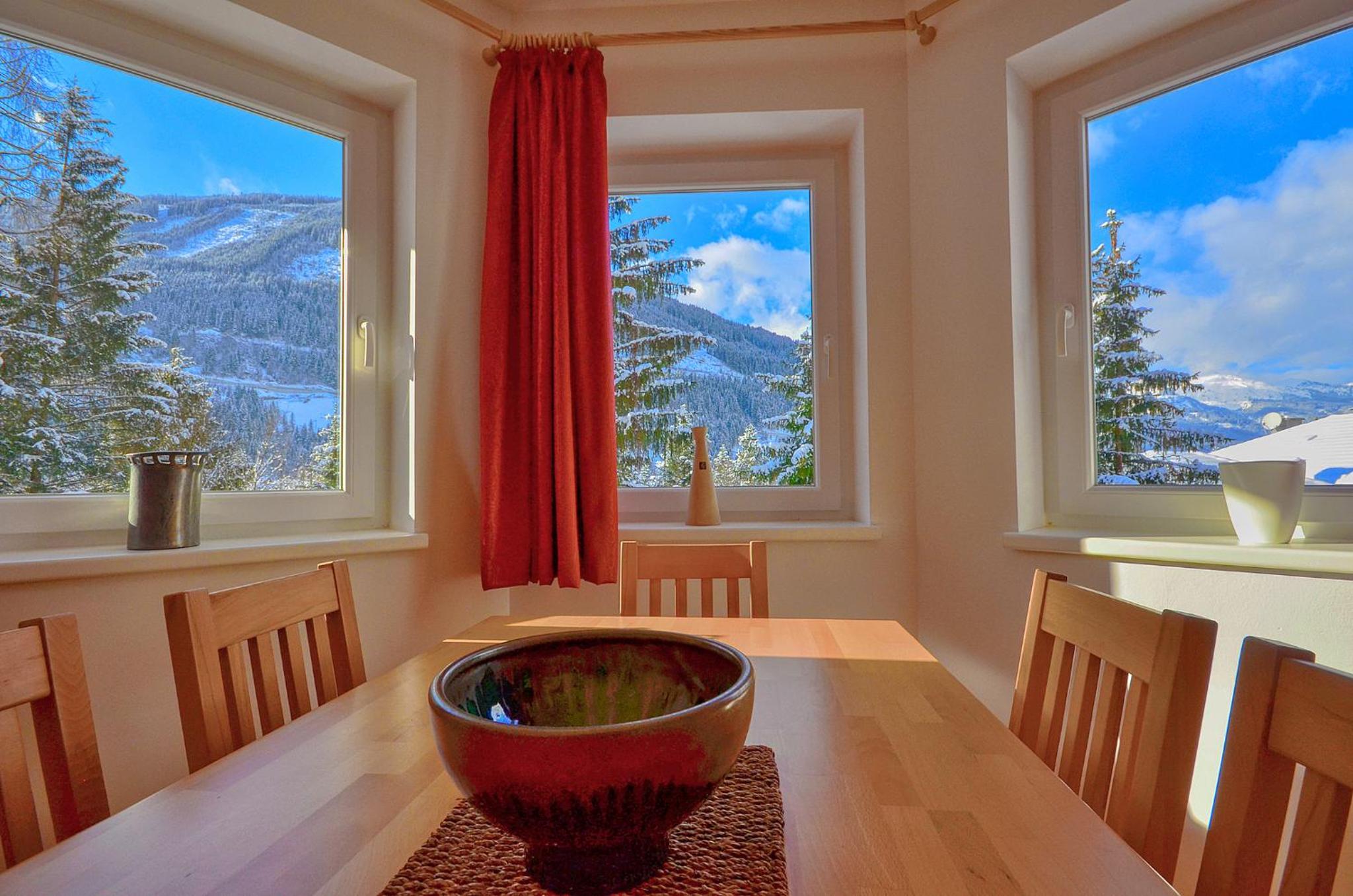 Apartment with Mountain View photo 2