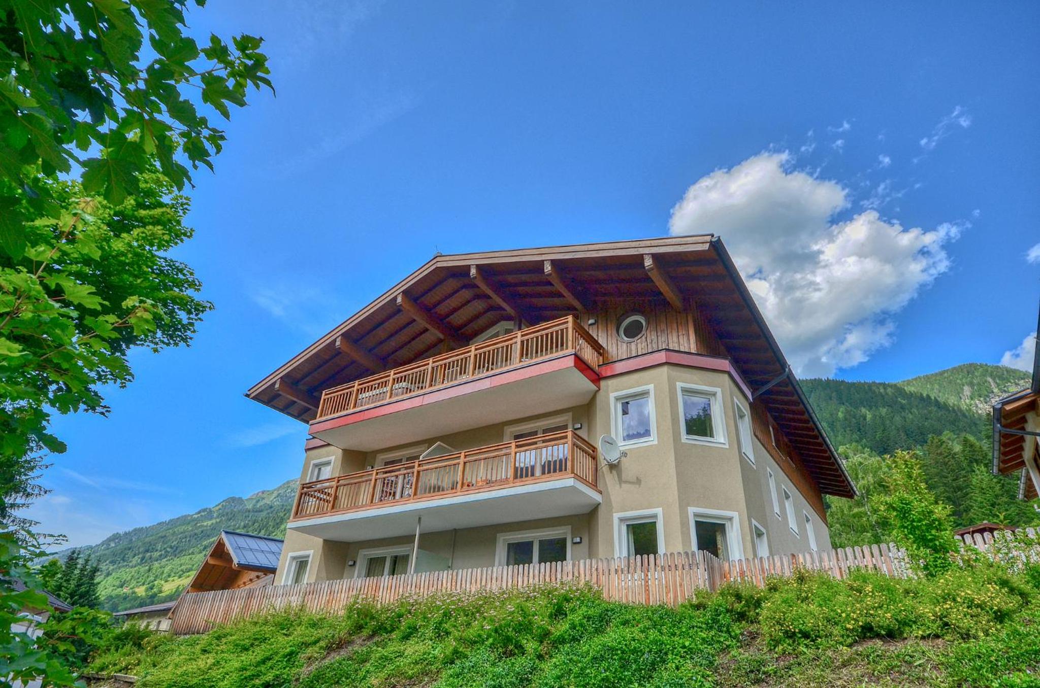 Apartment with Mountain View photo 3