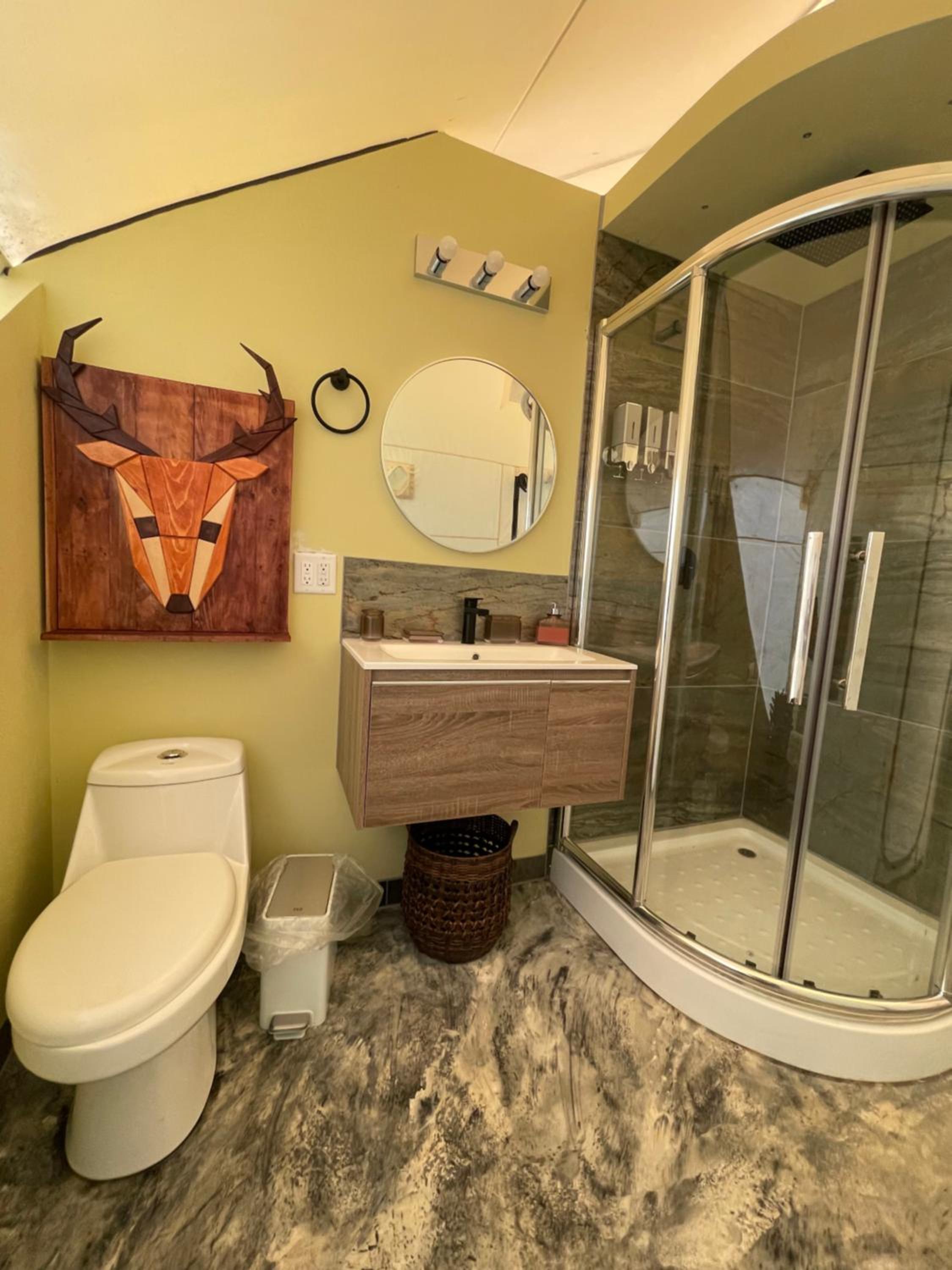 Family Room with Bathroom photo 1