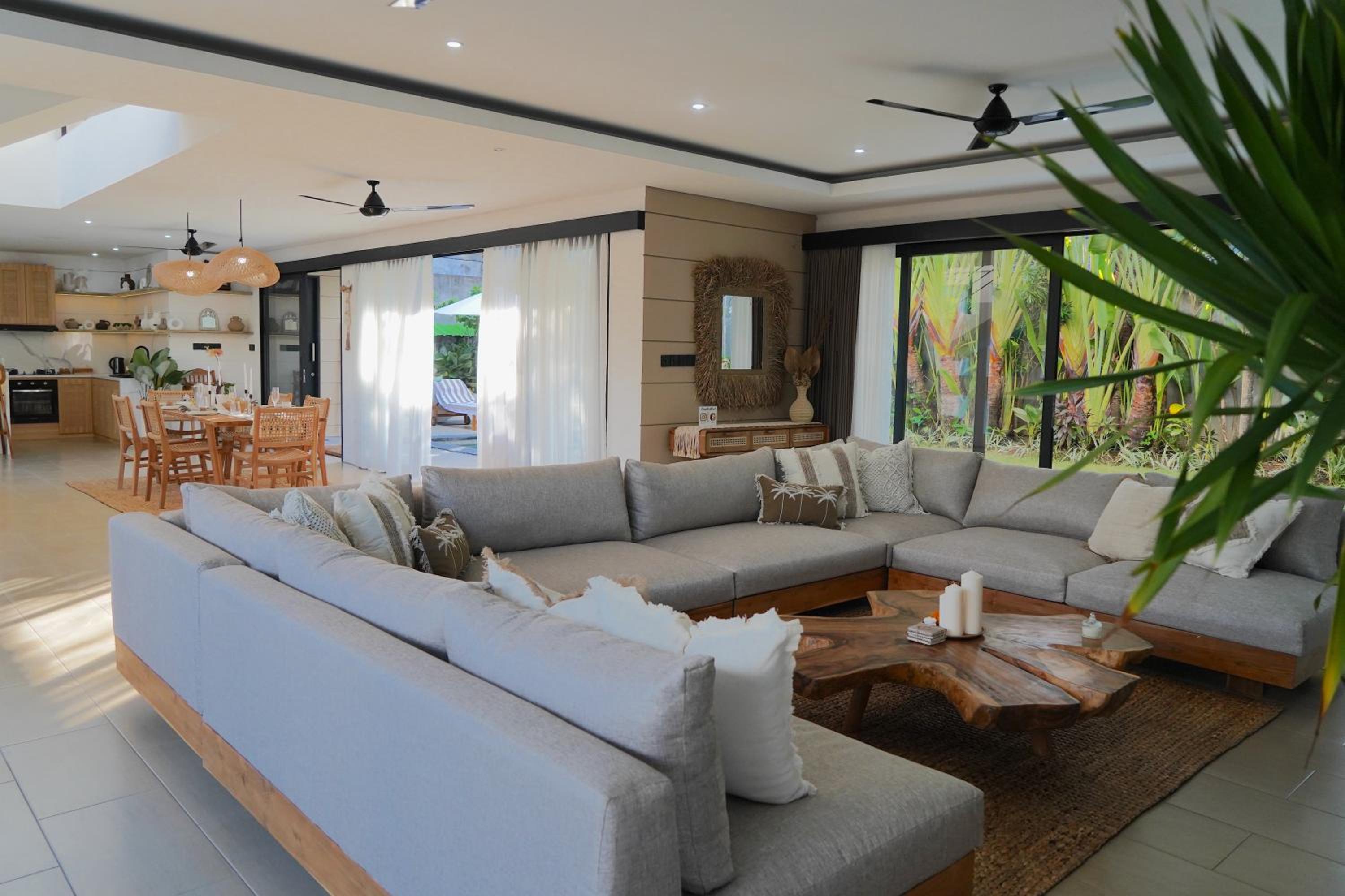 Three-Bedroom Villa photo 1