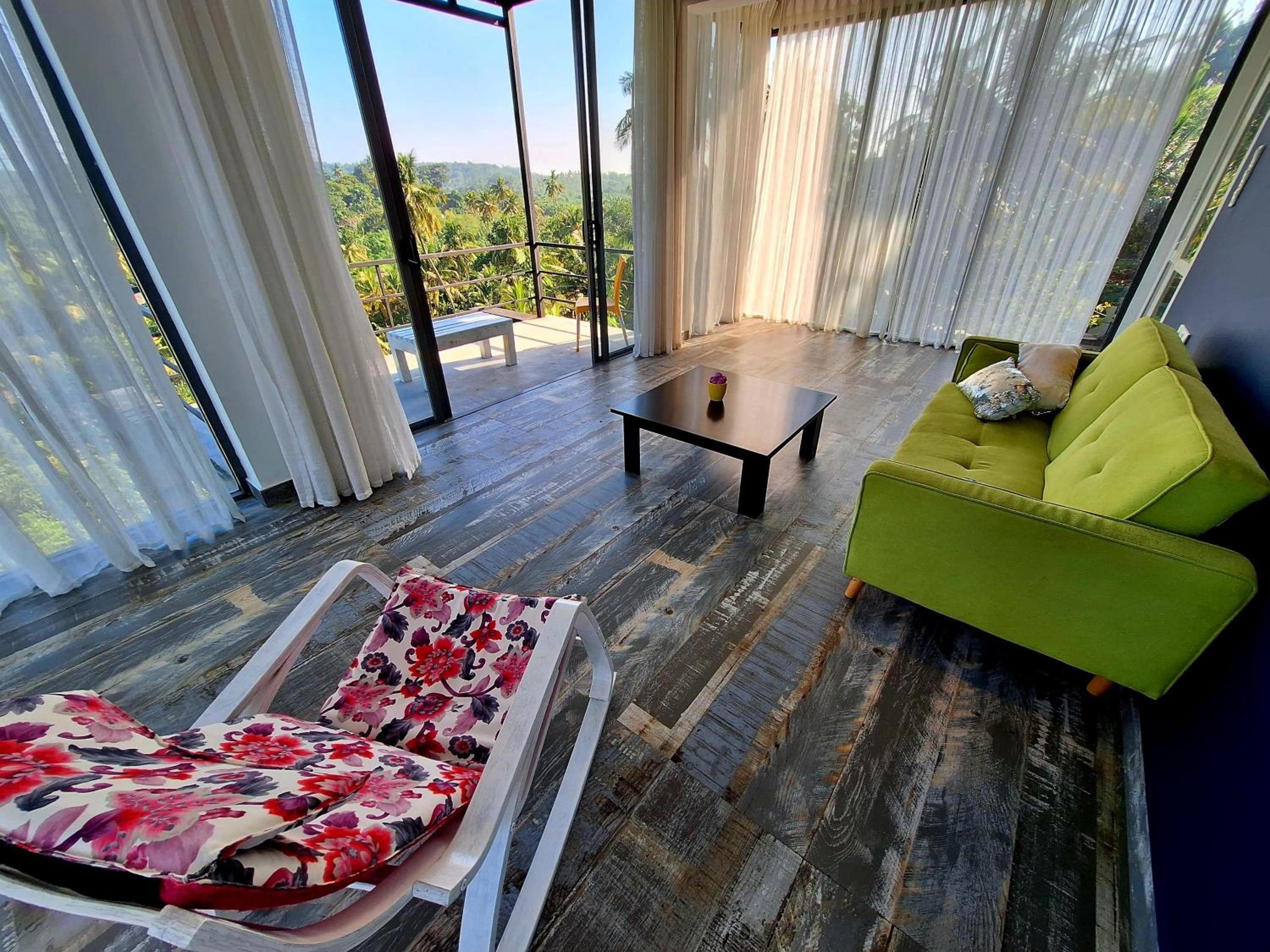 Deluxe Suite with Sea View