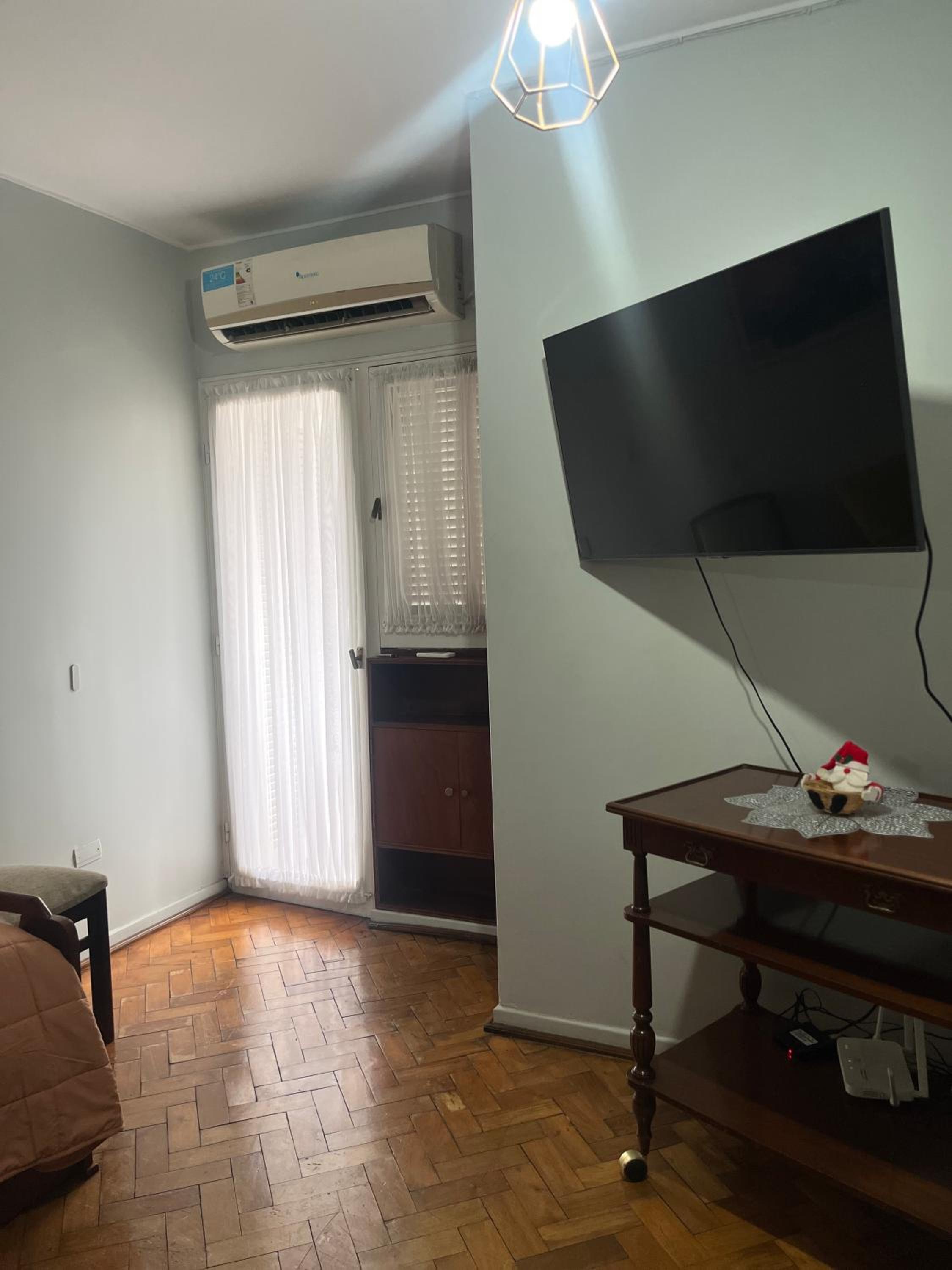 One-Bedroom Apartment photo 3