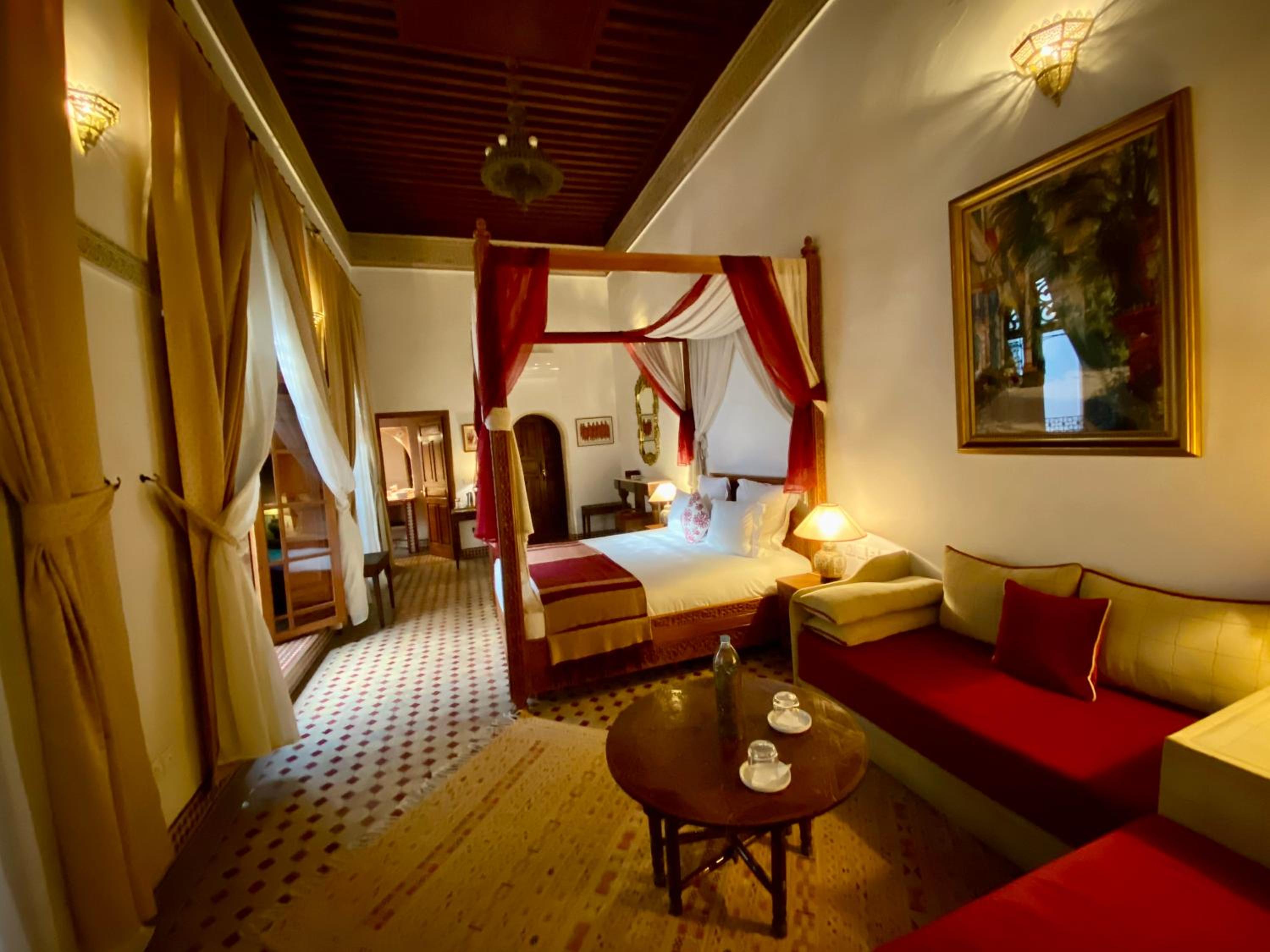 Royal Suite - Tarbe (King Bed) photo 2