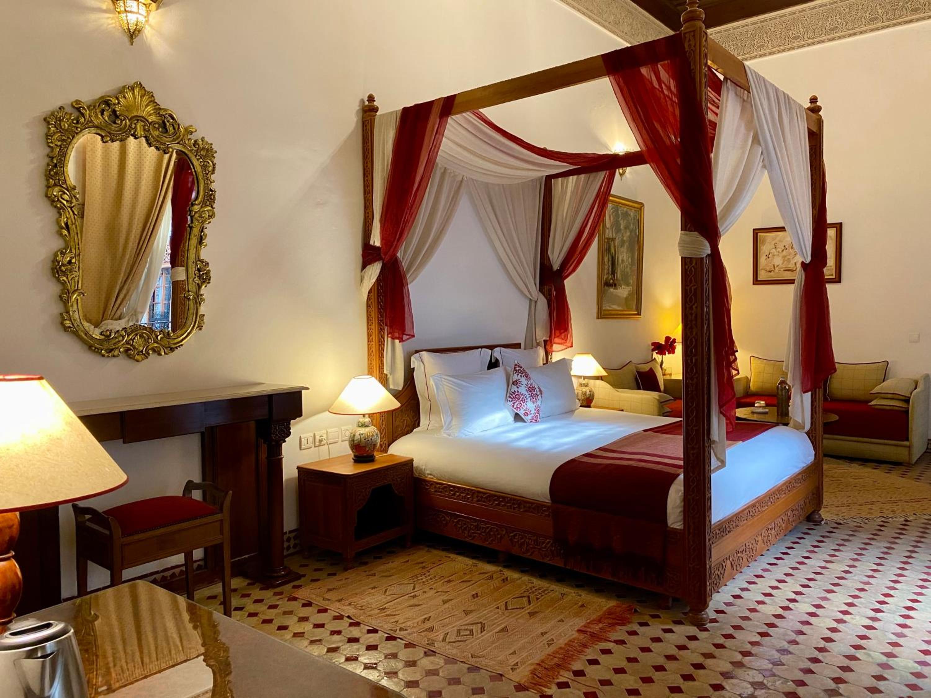 Royal Suite - Tarbe (King Bed) photo 3