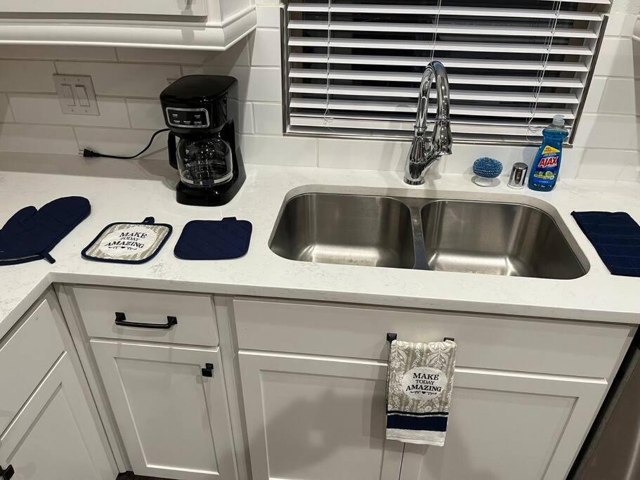 Three-Bedroom House photo 3