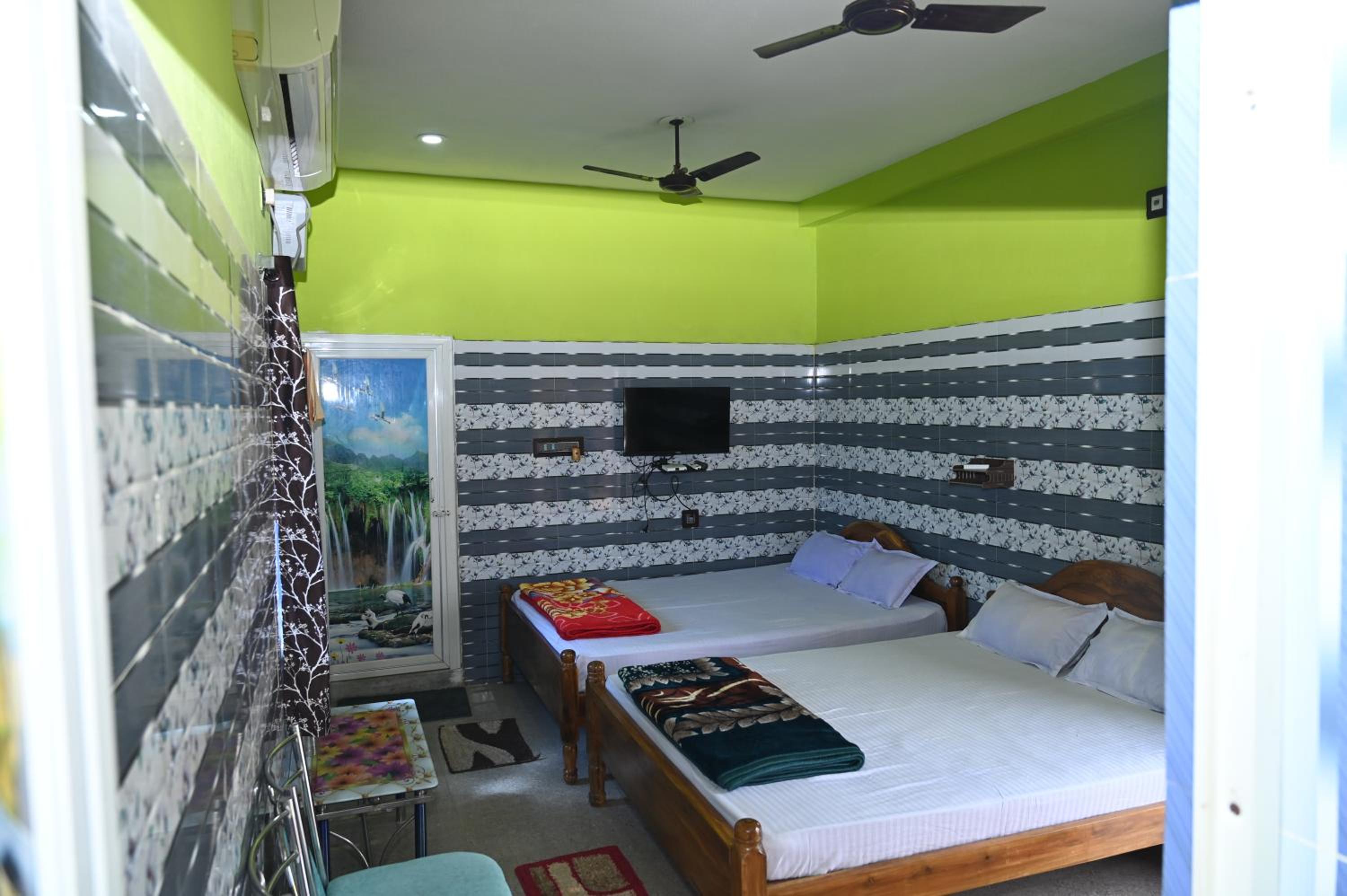 Duplex Quadruple Room - Photo 18