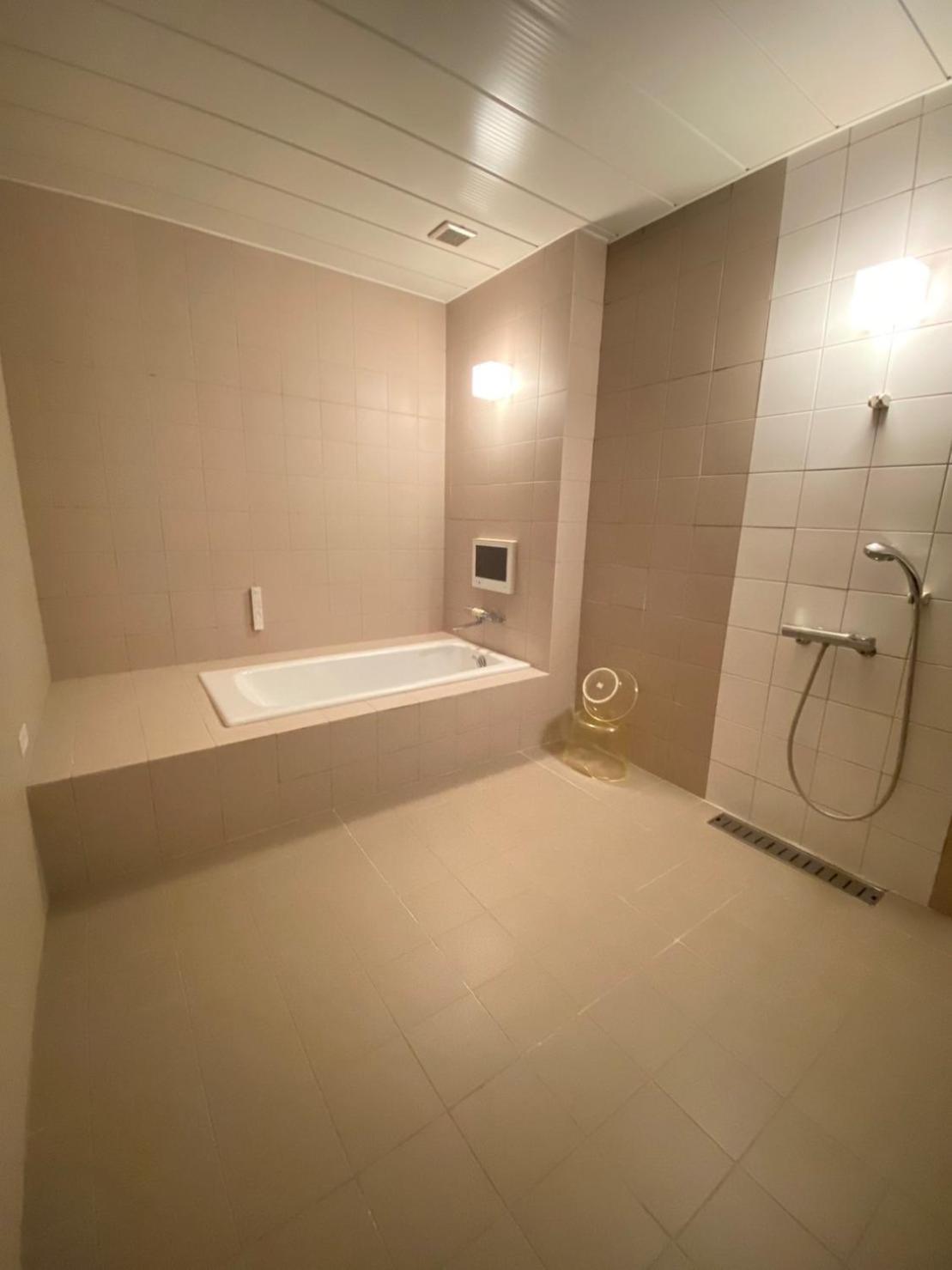 Deluxe Double Room with Bath - Photo 15