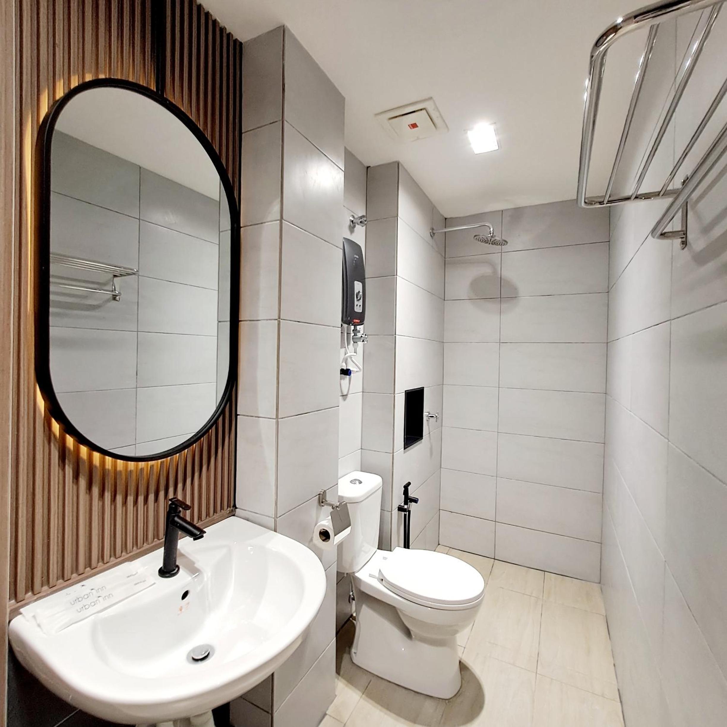 Deluxe King Room - Photo 4