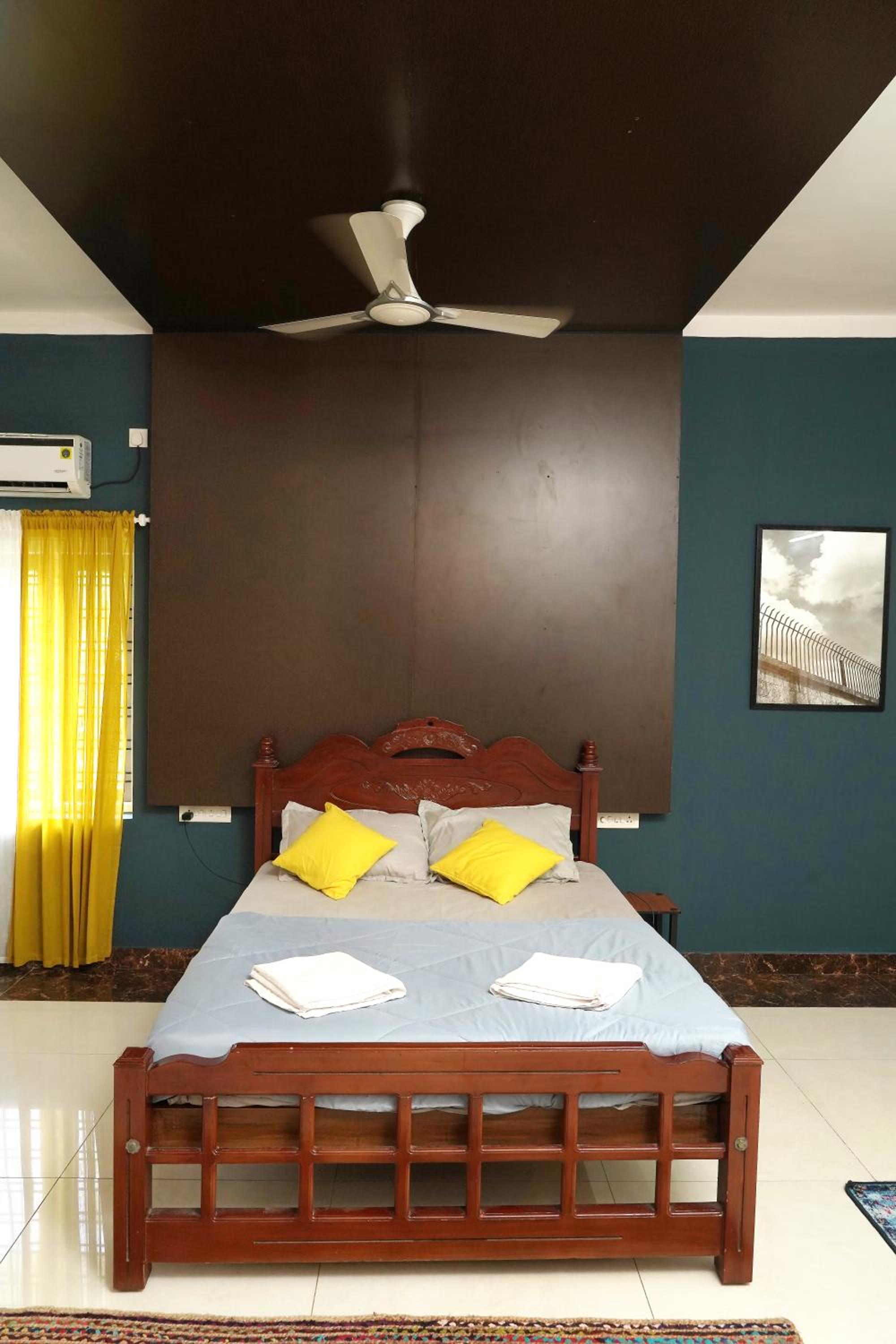 Deluxe King Room photo 1