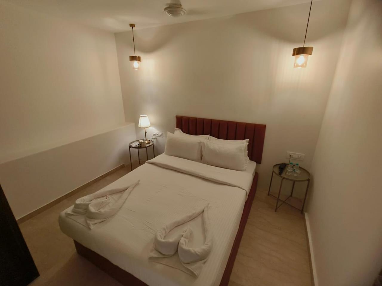 Deluxe Double Room - Photo 8