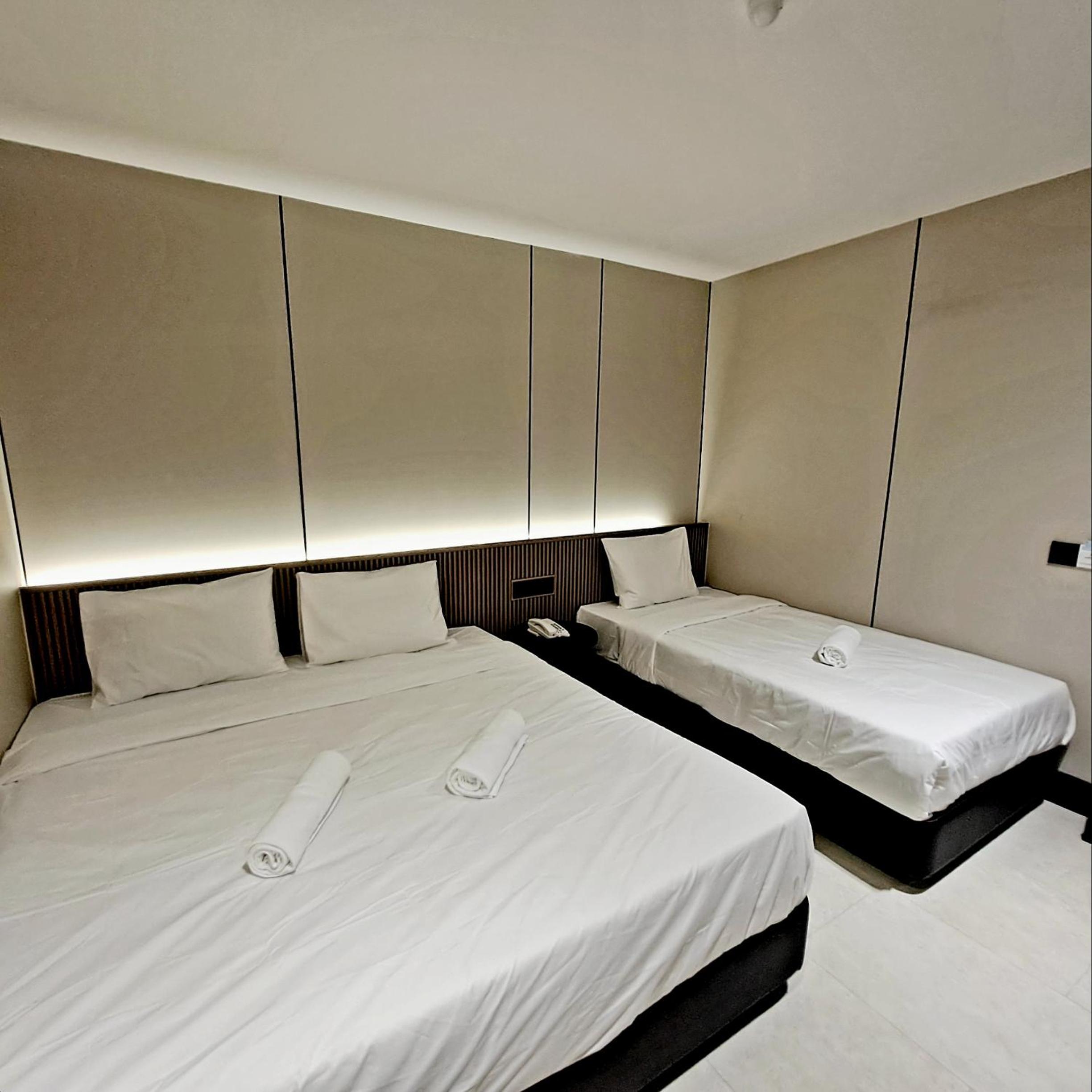 Family Room - Photo 2