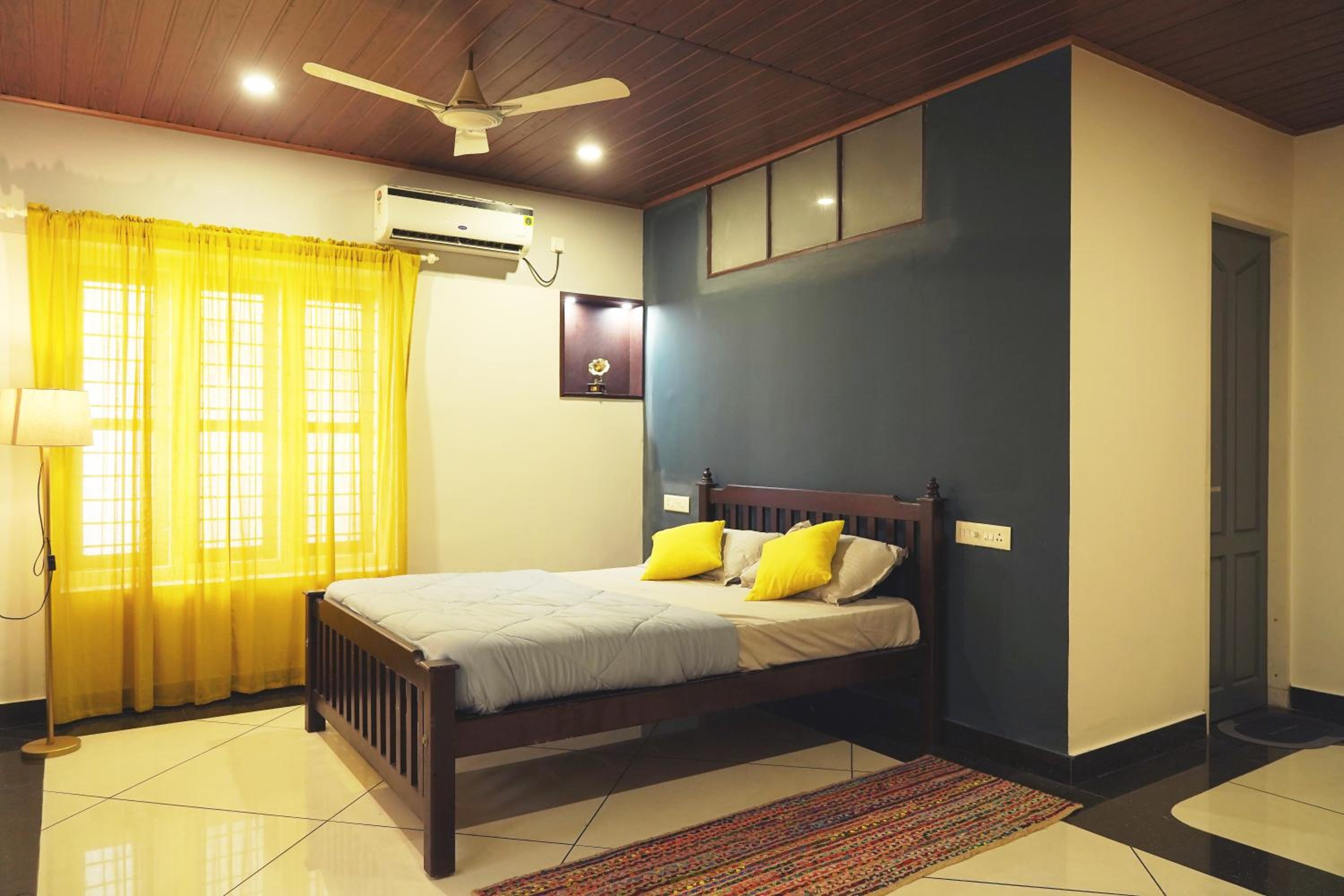 Budget Double Room photo 3