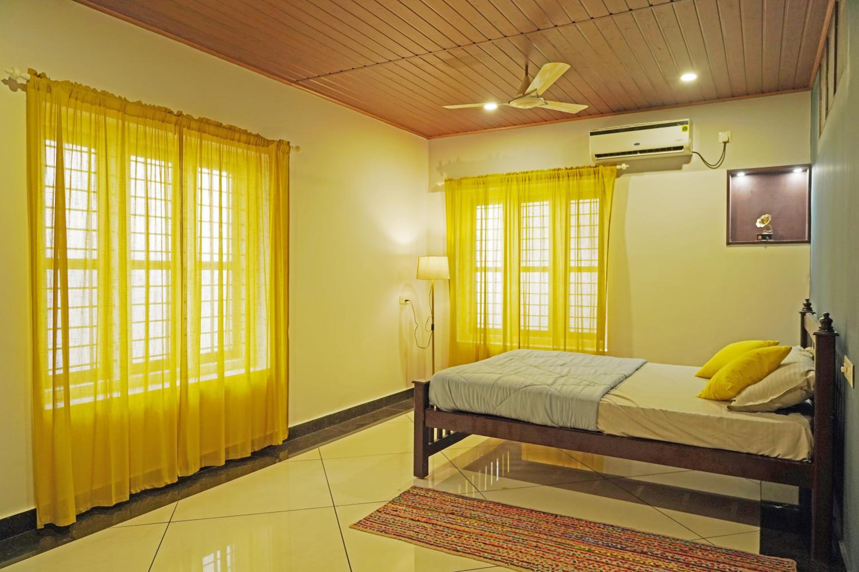 Budget Double Room photo 2