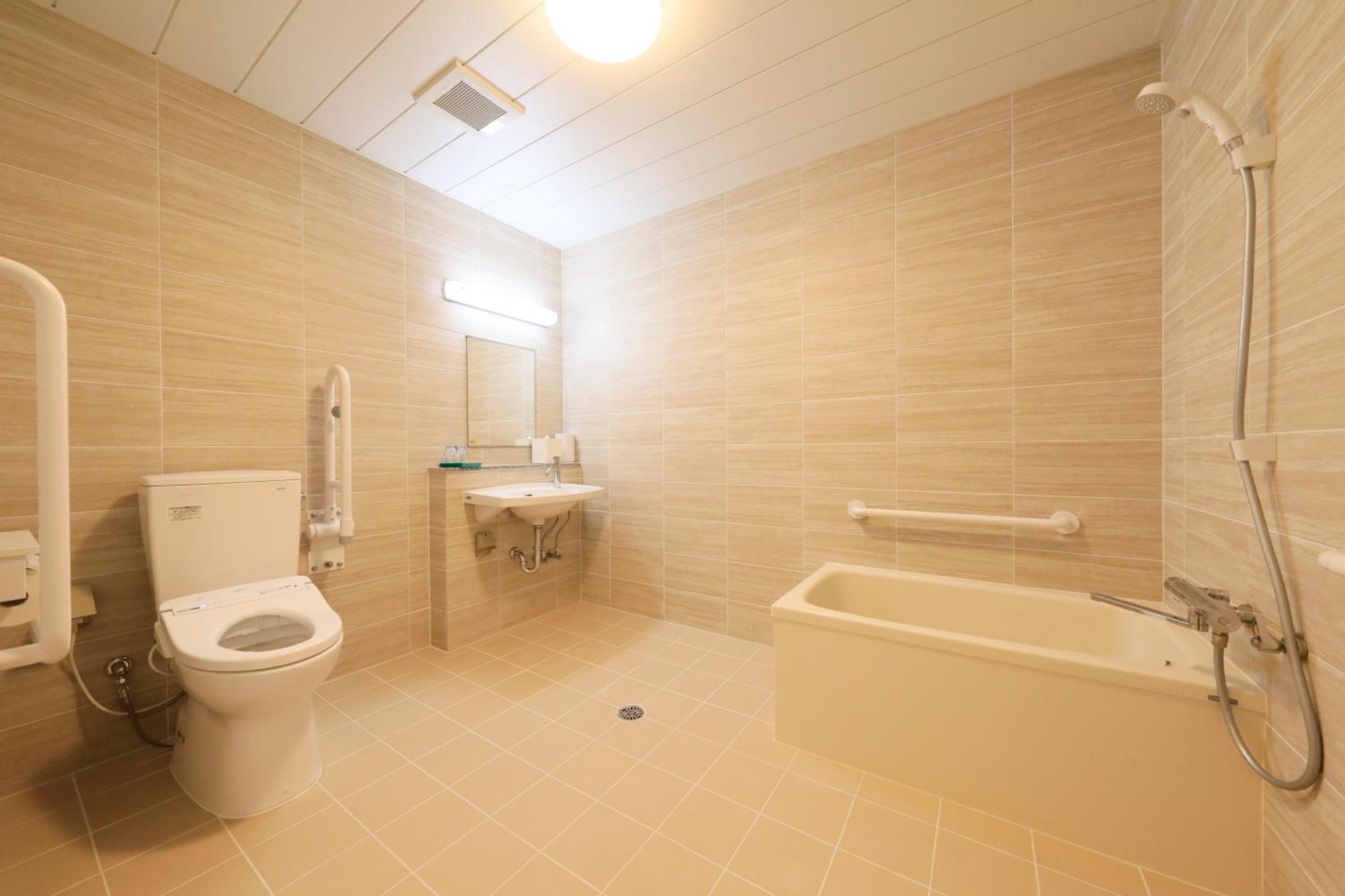 Twin Room - Disability Access photo 2