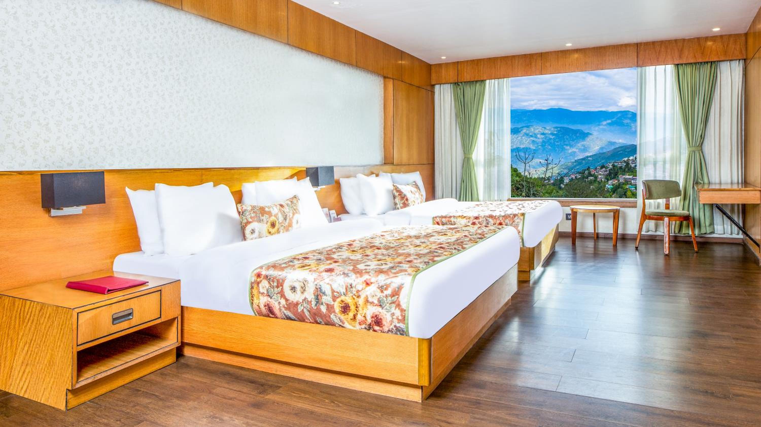 King Family Suite with View photo 1