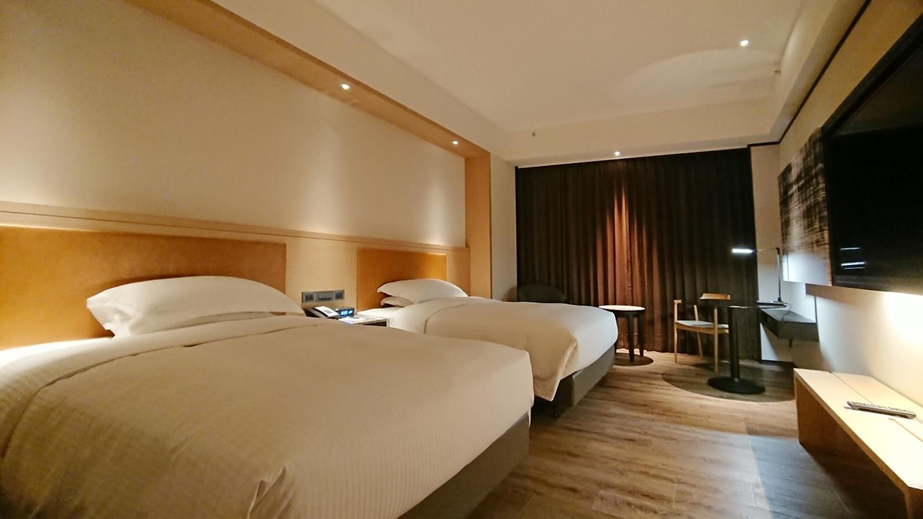 Standard Twin Room photo 2