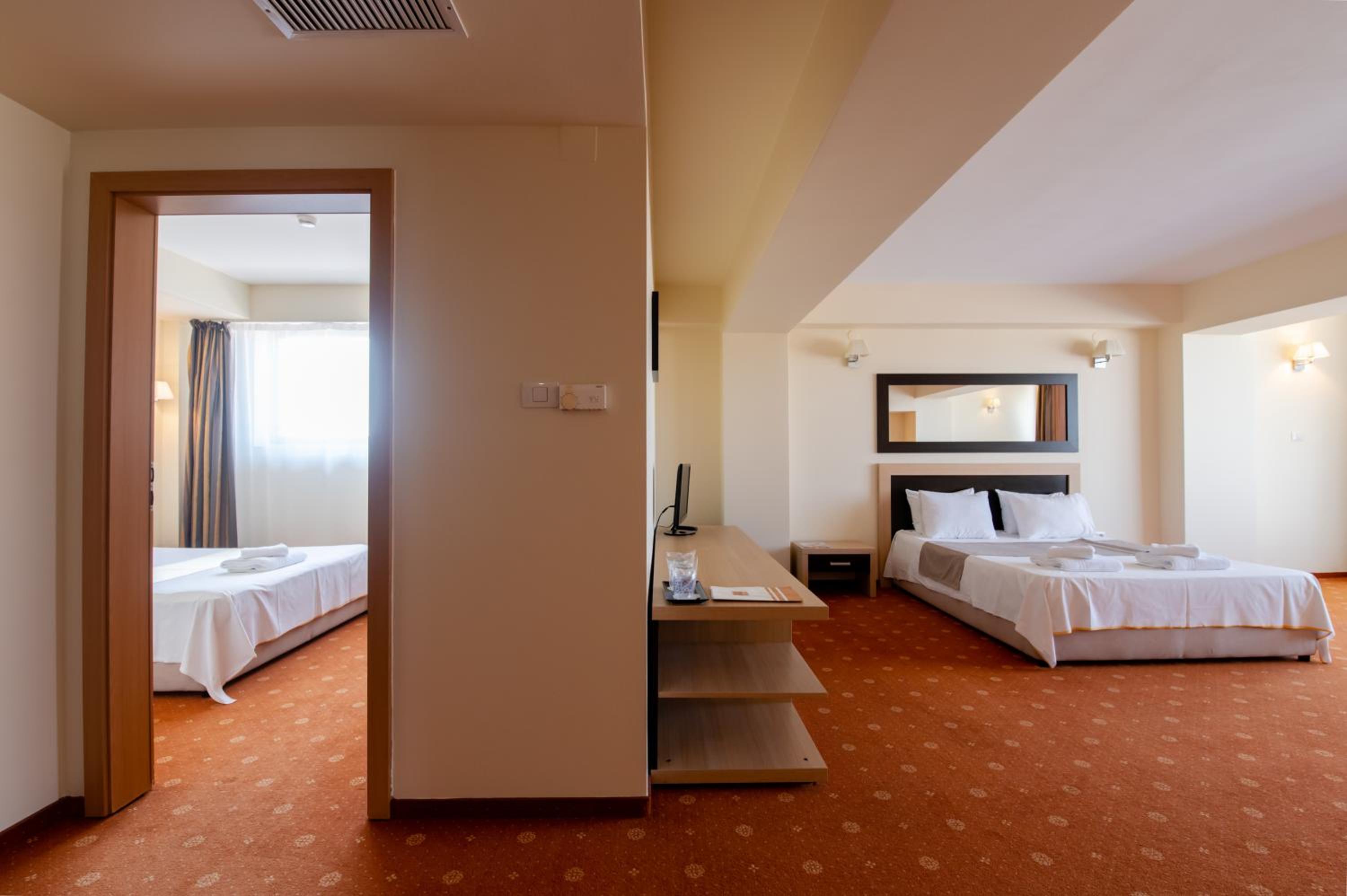 Family Suite with Terrace photo 2