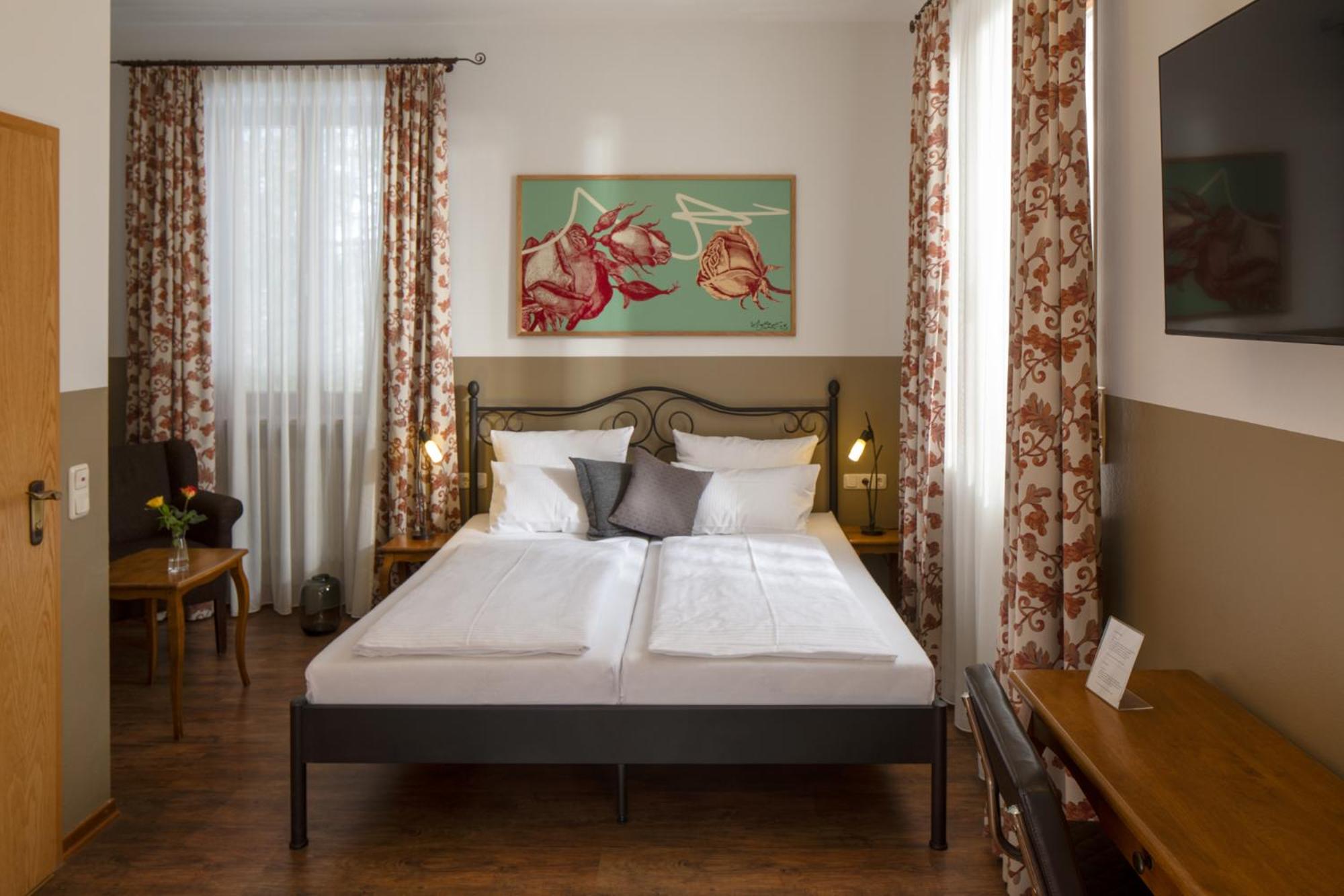 Standard Double Room - Photo 5