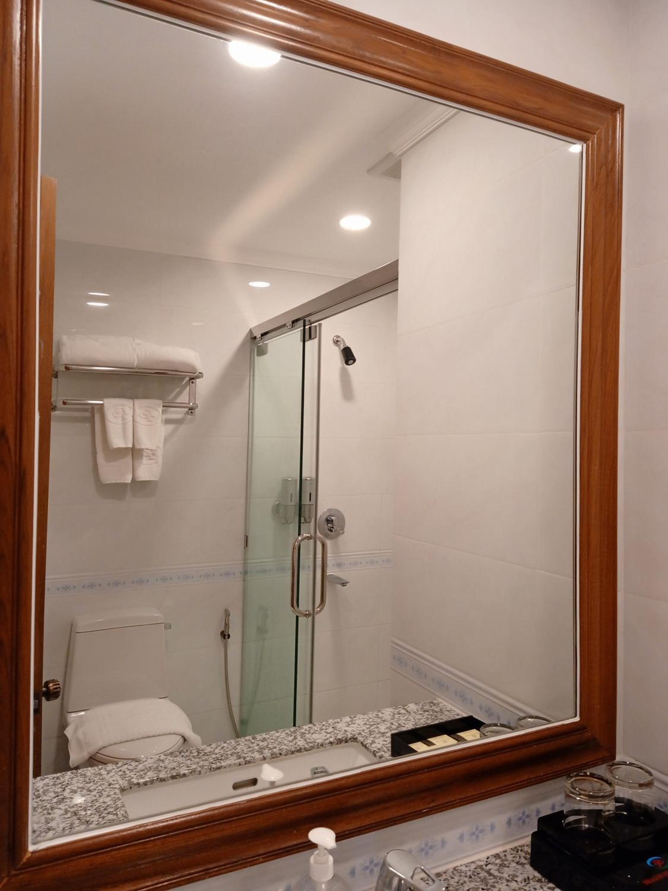Deluxe Double Room (2 Adults + 1 Child)
