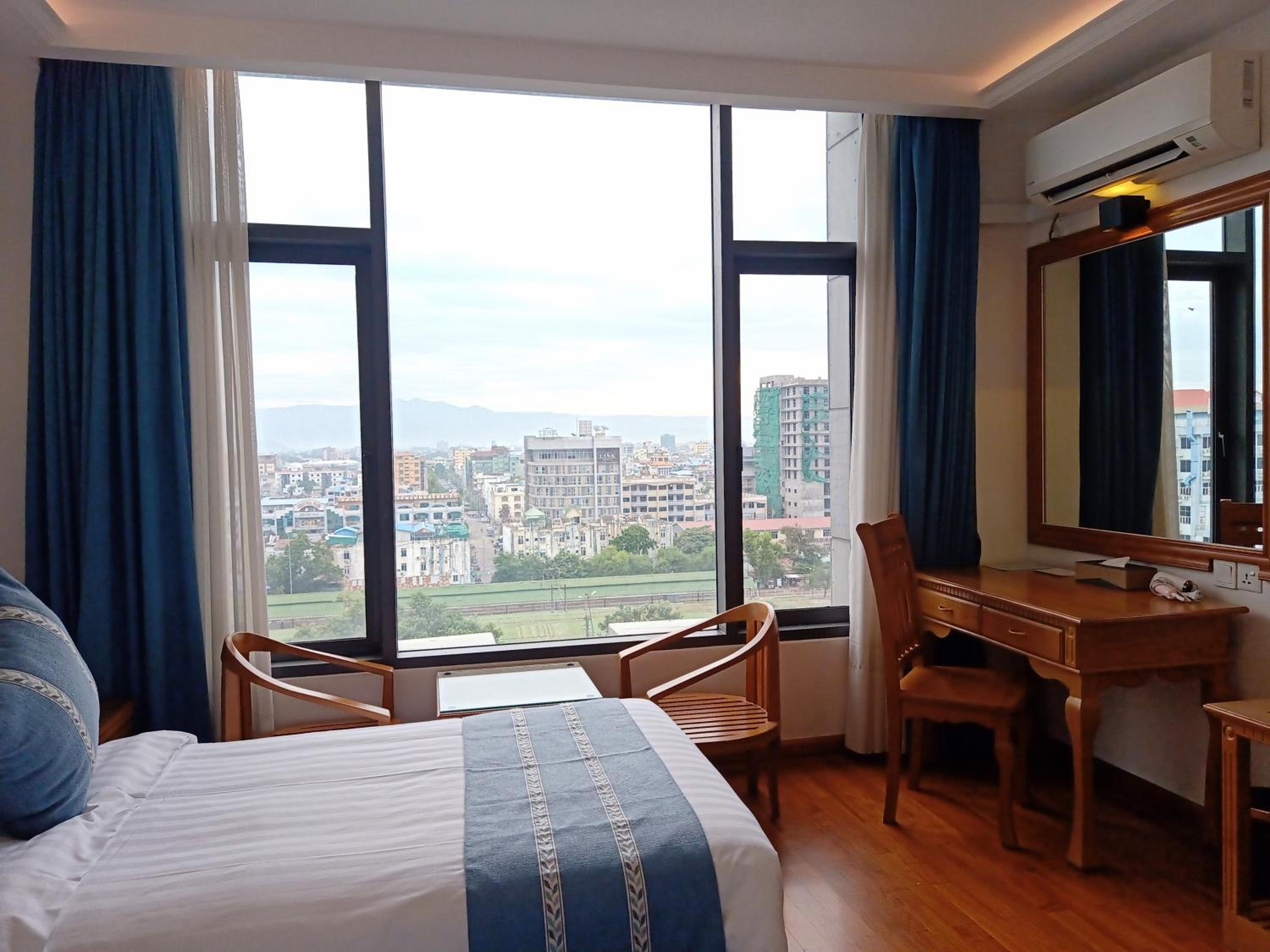 Deluxe Twin Room photo 2