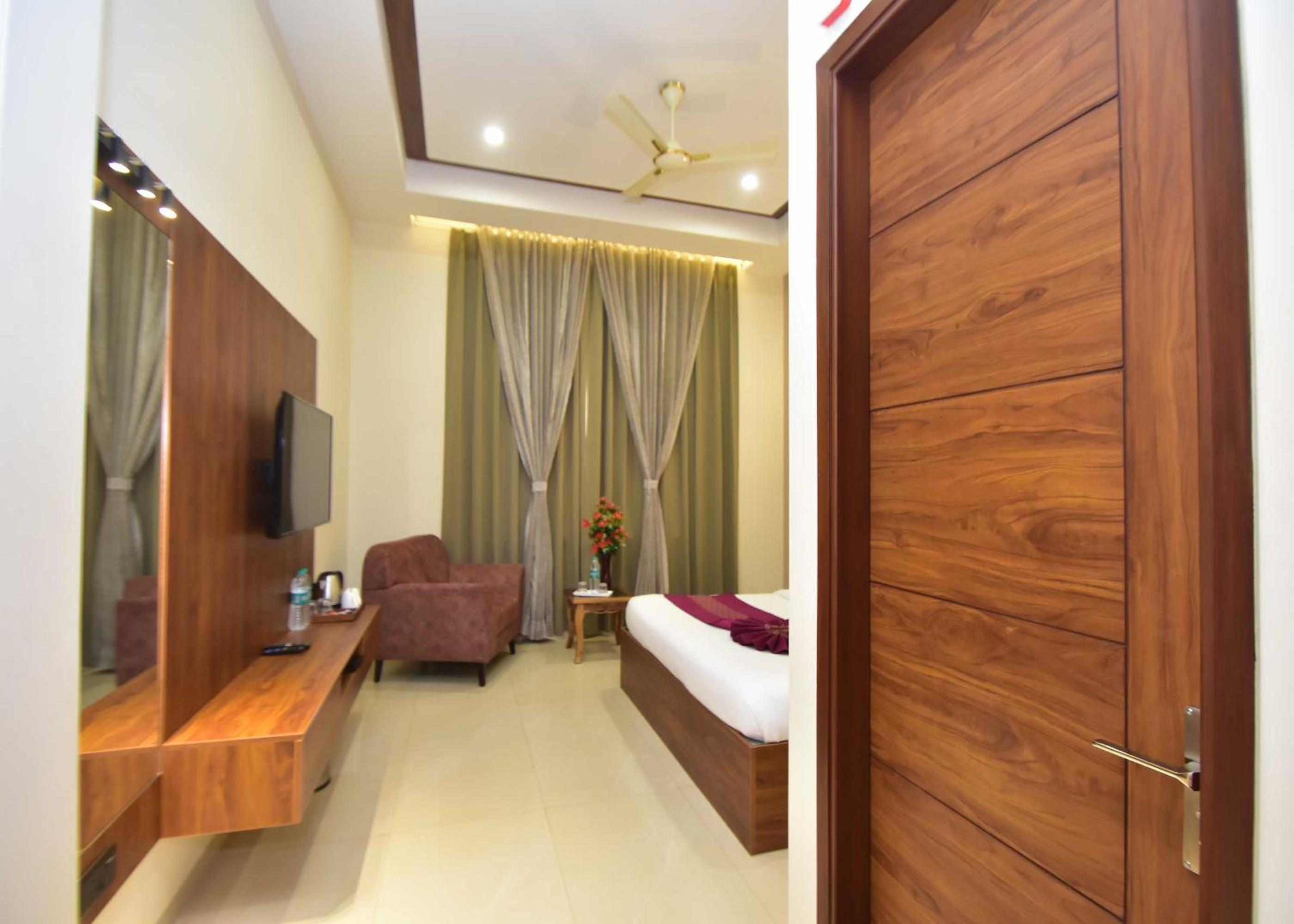 Deluxe Double Room photo 3