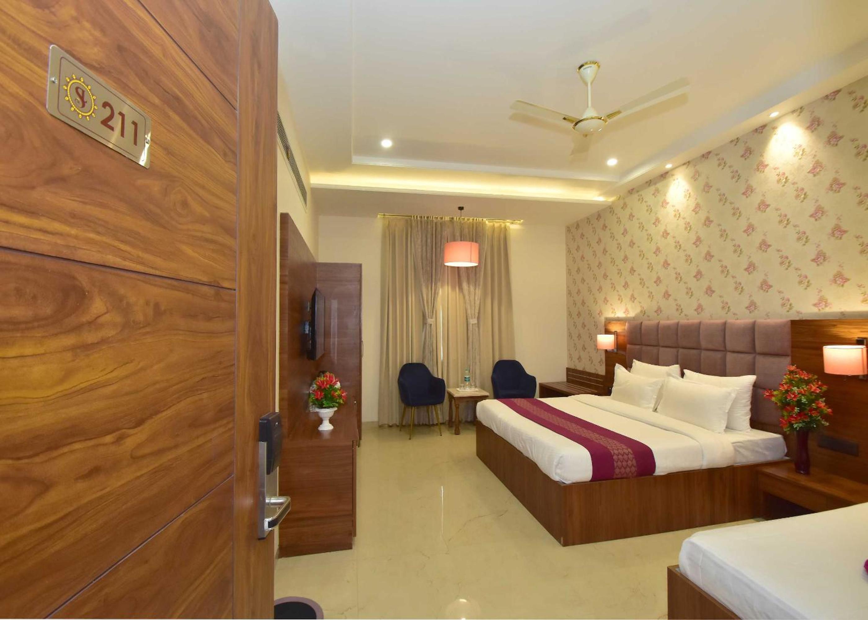 Superior Triple Room photo 3