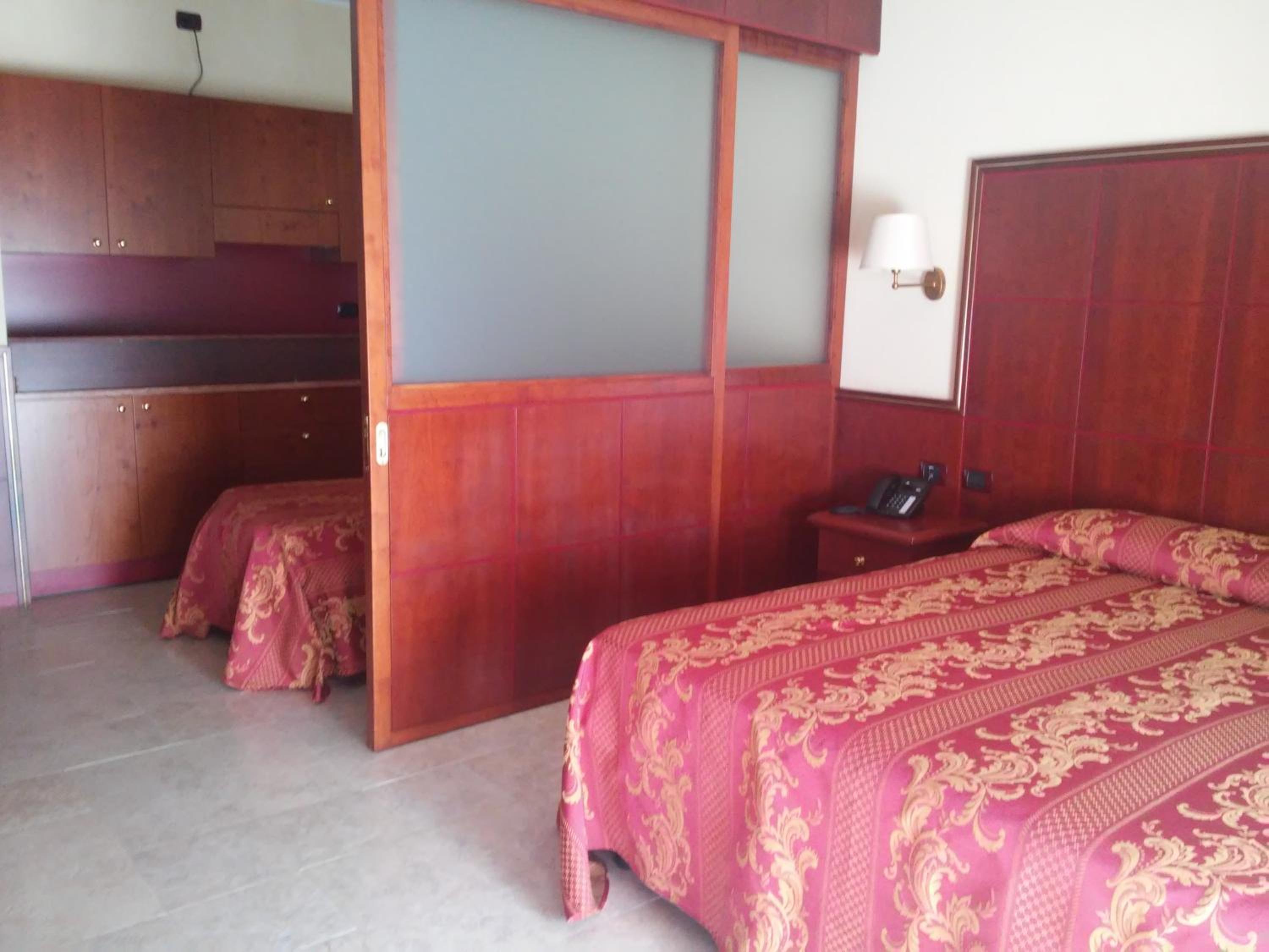 Standard Suite - Photo 5