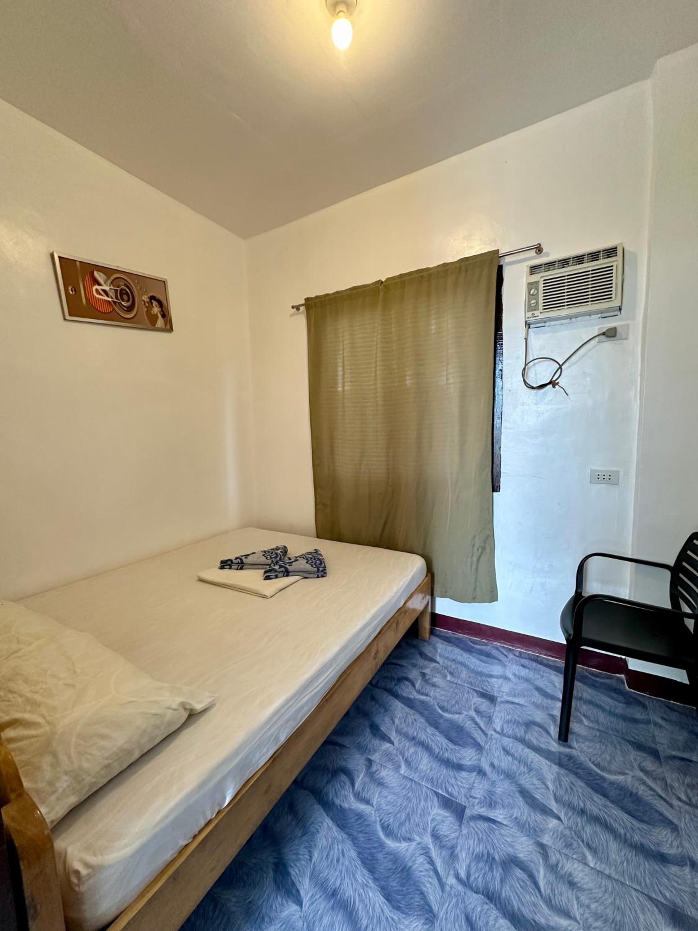 Standard Queen Room photo 1