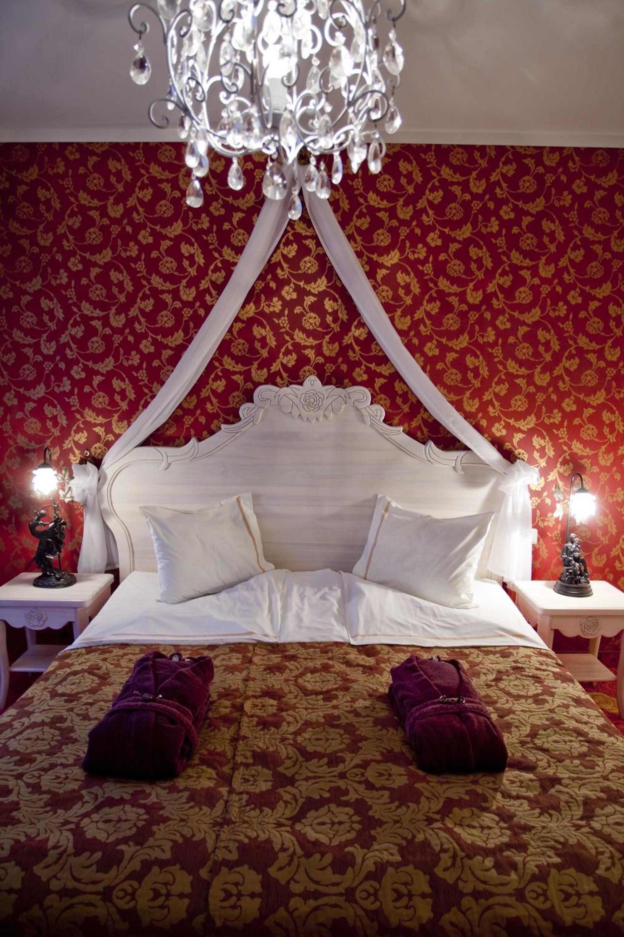 Deluxe Double Room with Spa Access - Photo 4