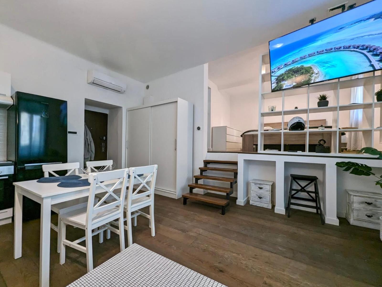Apartment - Split Level