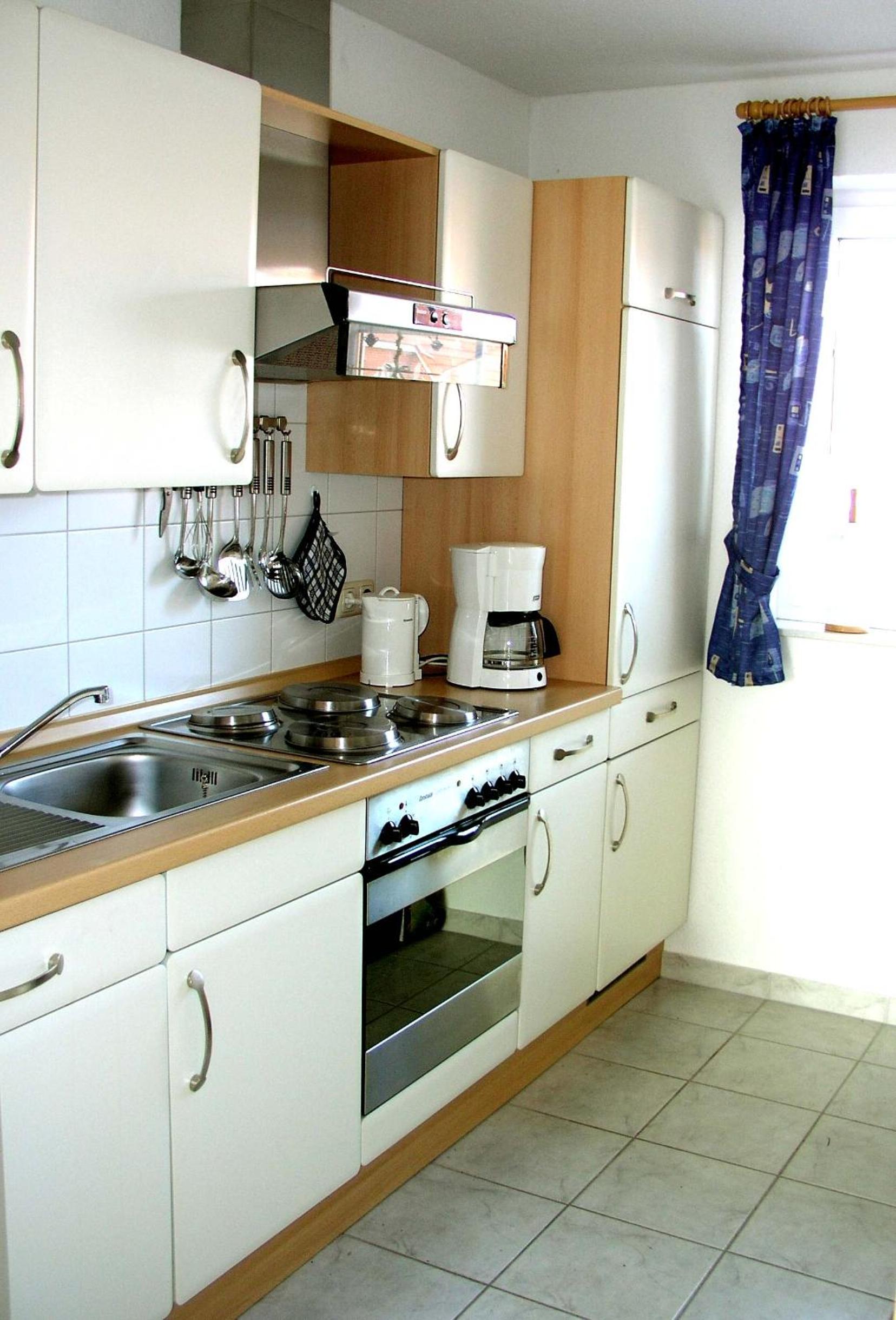 Three-Bedroom House photo 3