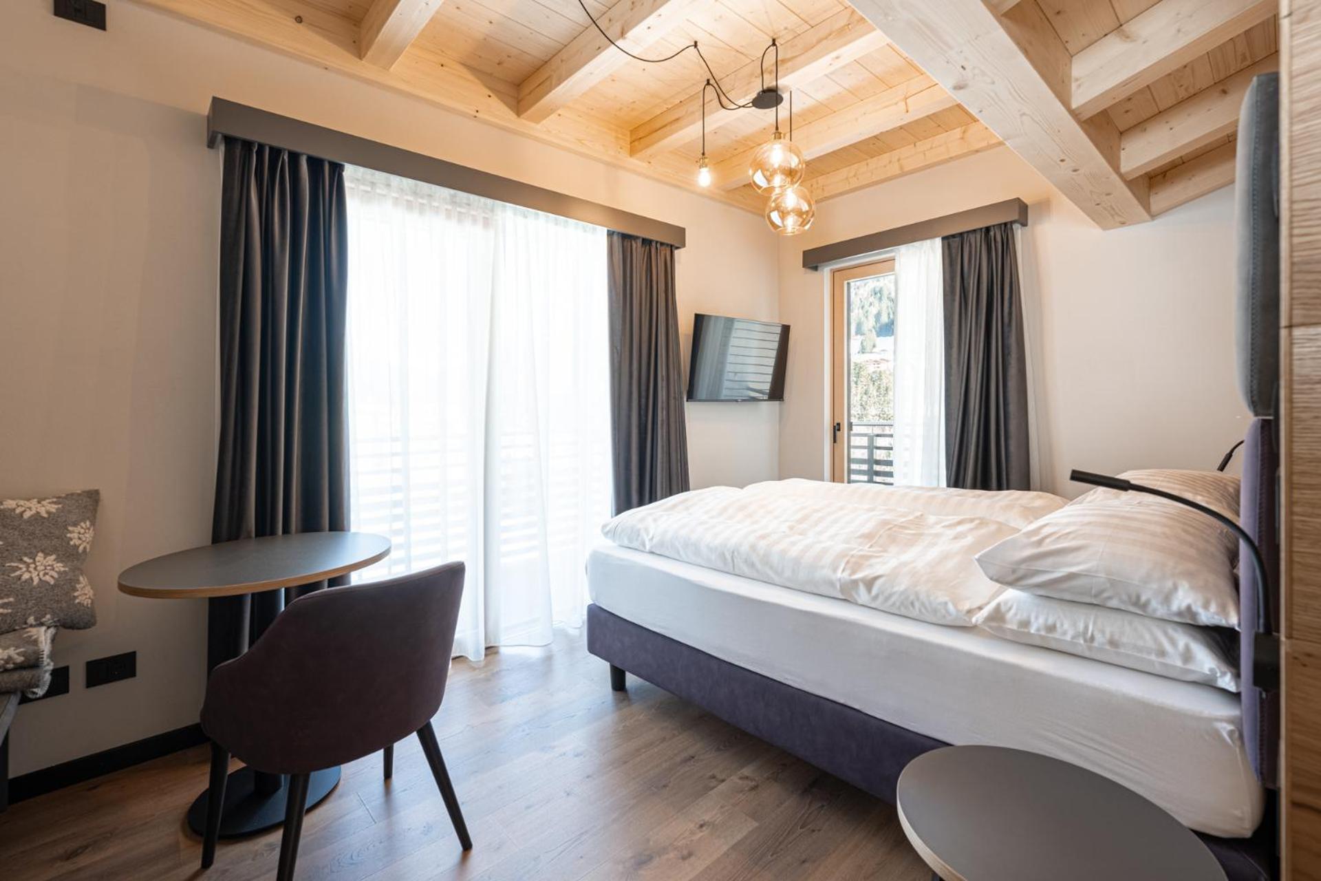Superior Double or Twin Room with Mountain View - Photo 3